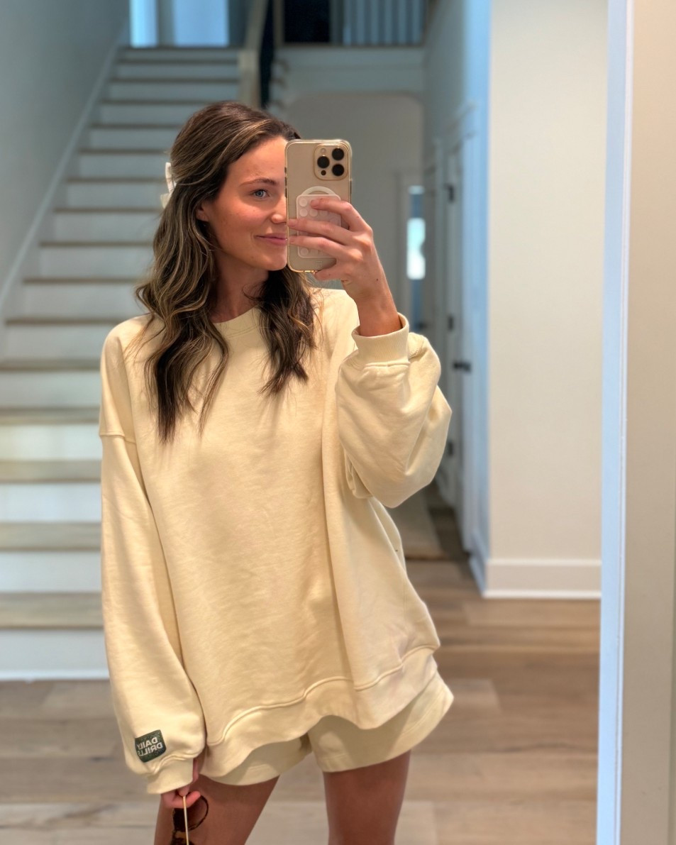 I am loving this sweat set! I have been a long time fan of daily drills and this sand color is perfection all year round 🤎

I’m wearing the size XS/S in both and am 5’9! 

#LTKCyberWeek #LTKselfcare #LTKSeasonal