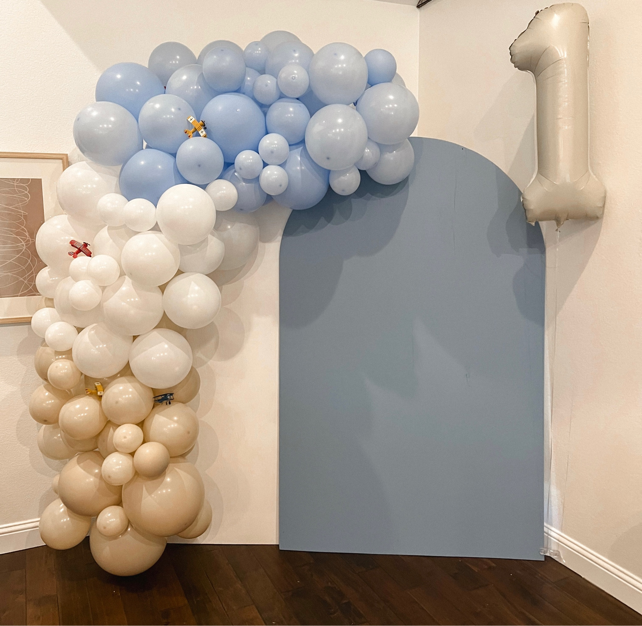 Kellen’s airplane balloon and arch backdrop 🤍🩵

#LTKparties #LTKkids #LTKbaby