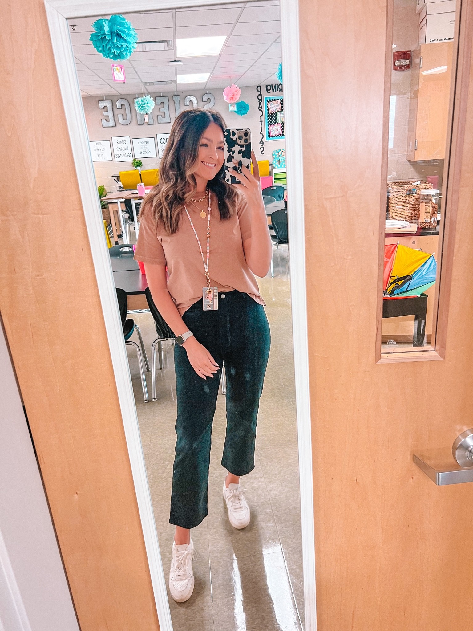 Top: small
Pants: size up one size!! 