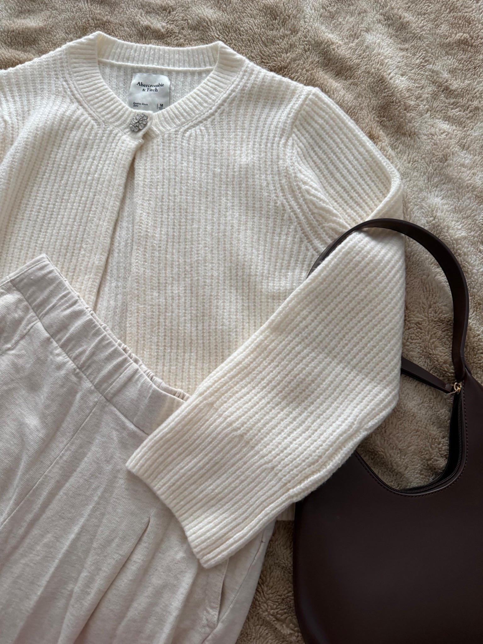 Fall #ootd! Cozy, comfy, and casual 🍂



#LTKSeasonal #LTKStyleTip #LTKFallSale