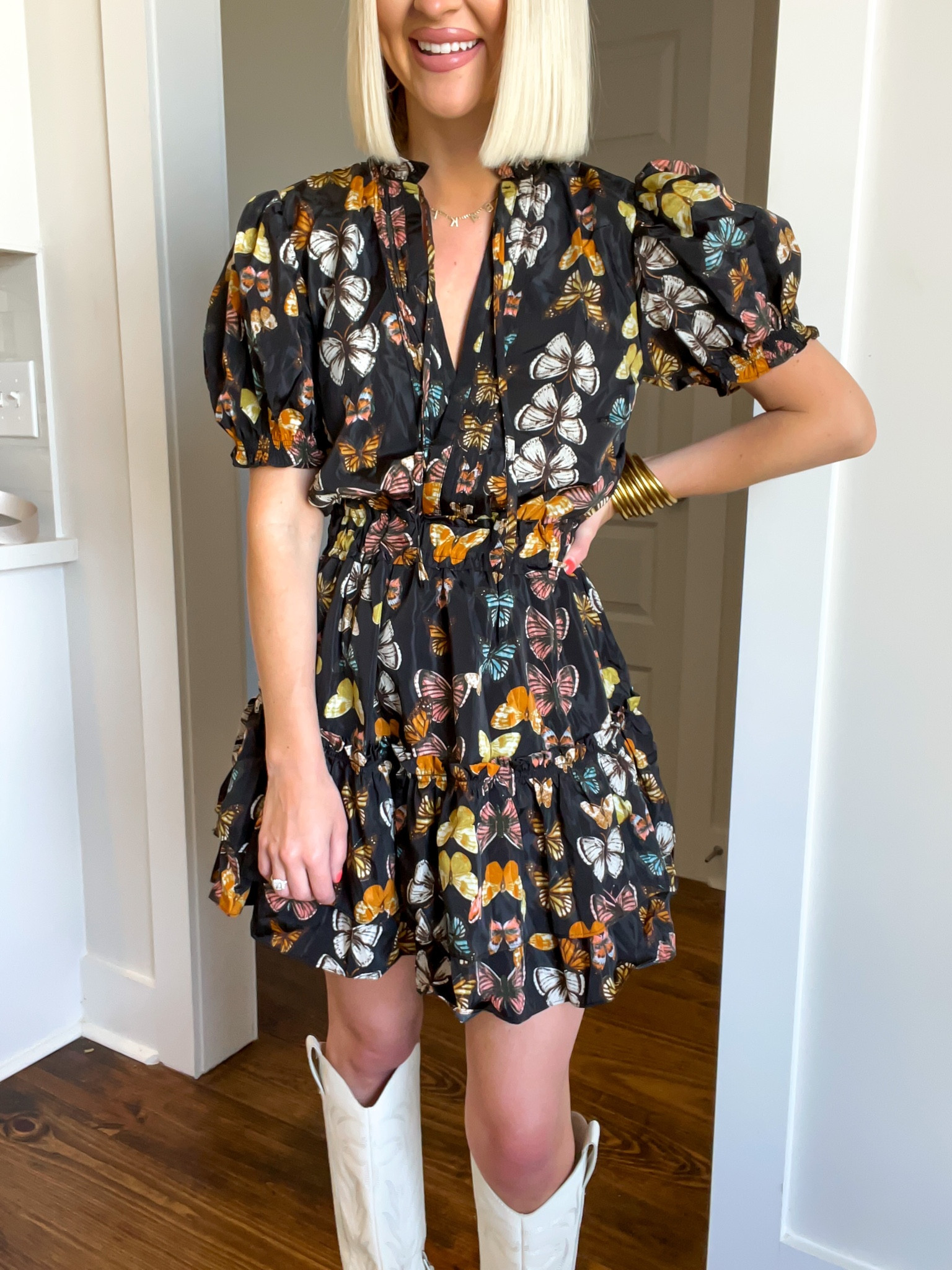 15% off with kelsiebynum 
Butterfly print dress / butterfly dress / country concert outfits 
Size: XS 

#LTKSeasonal #LTKstyletip