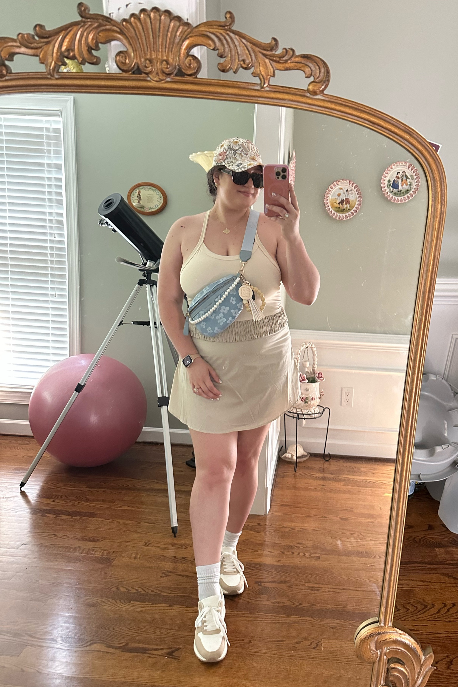 Neutral mom uniform / Athleisure / mom outfit 

#LTKshoecrush #LTKcurves #LTKfit