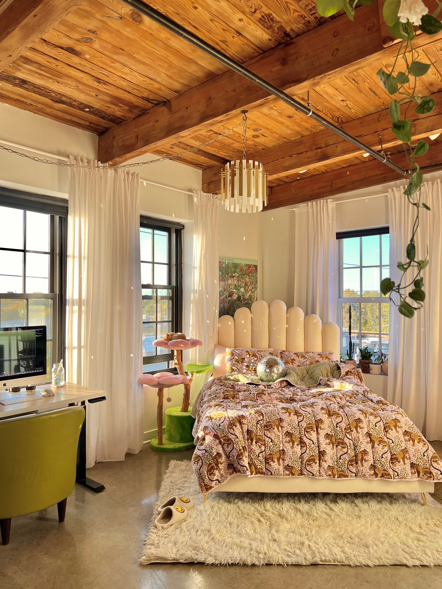 Colorful bedroom inspo, pink girly bedroom aesthetic, vintage inspired home, eclectic home decor 💞

#LTKhome