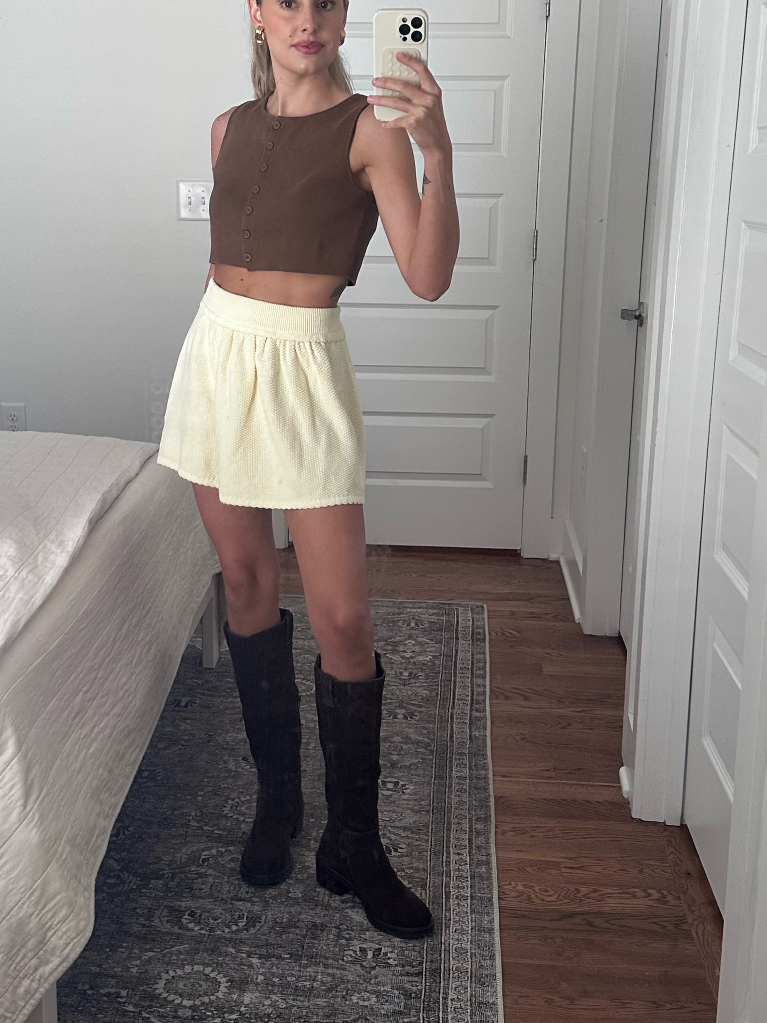 OOTD
Skirt from my favorite Djerf Avenue. Size xs. 
