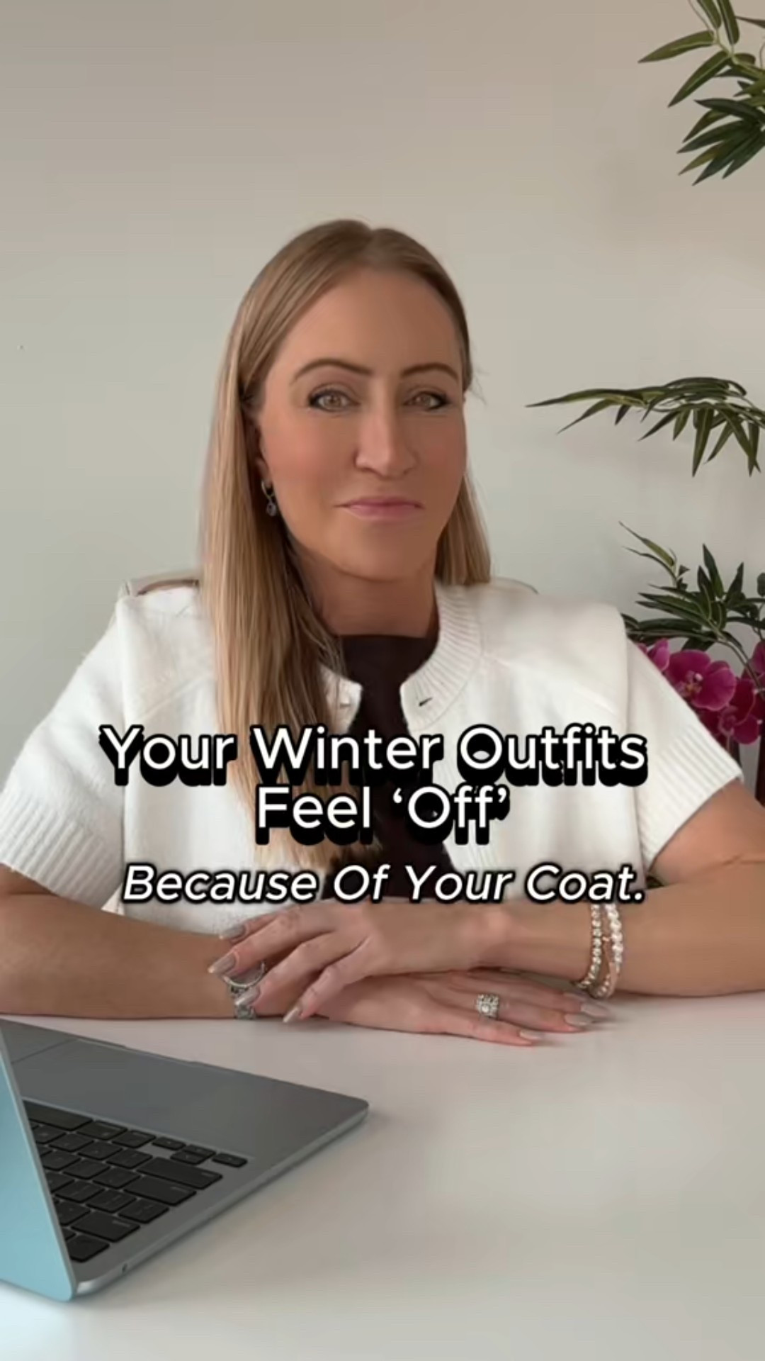Winter outfits look “off” when the coat is too short or too soft. A long, structured wool coat instantly makes your look feel polished, expensive, and put-together — especially for women over 40.
Shop the chic wool coats in my Winter Coats Edit ↓
#winteroutfits #womenover40style #woolcoats #wintercoatoutfits #quietluxury #chicwinterstyle

#LTKOver40 #LTKSeasonal #LTKHoliday