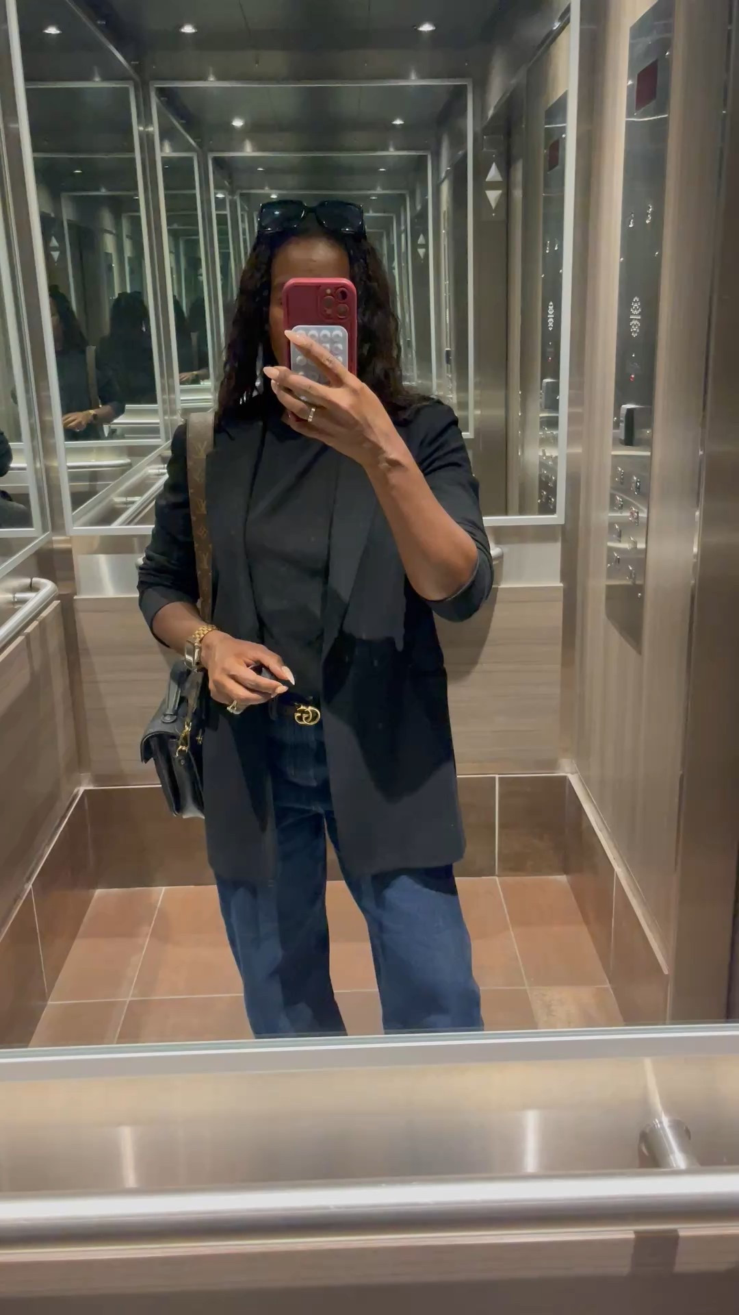 I’m obsessed with these barrel leg jeans. Wearing them on repeat. I’m a size 2 in them. 

#LTKSeasonal #LTKStyleTip #LTKOver40