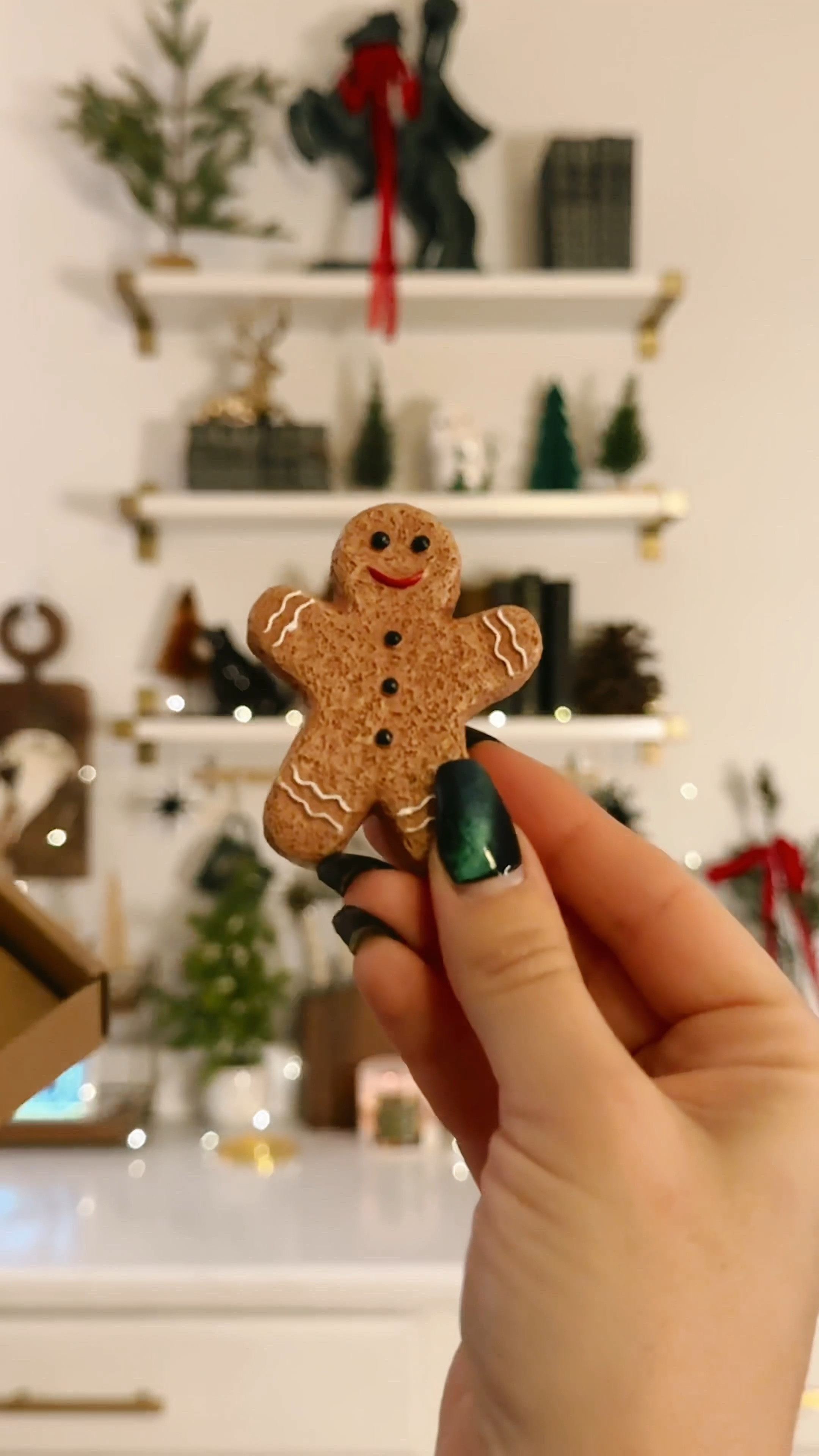 My kitchen Christmas decor plus the cutest gingerbread cabinet knobs! 

#LTKSeasonal #LTKHome #LTKHoliday