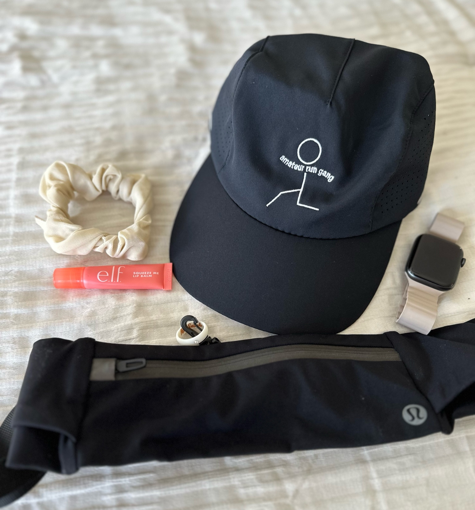Running Essentials 🏃🏻‍♀️

These are my go to items when I’m going for a run! 

Chapstick 
Wedding band 
Hat
Belt bag
Apple Watch 
Scrunchie/hair tie 

#LTKActive #LTKFitness #LTKStyleTip