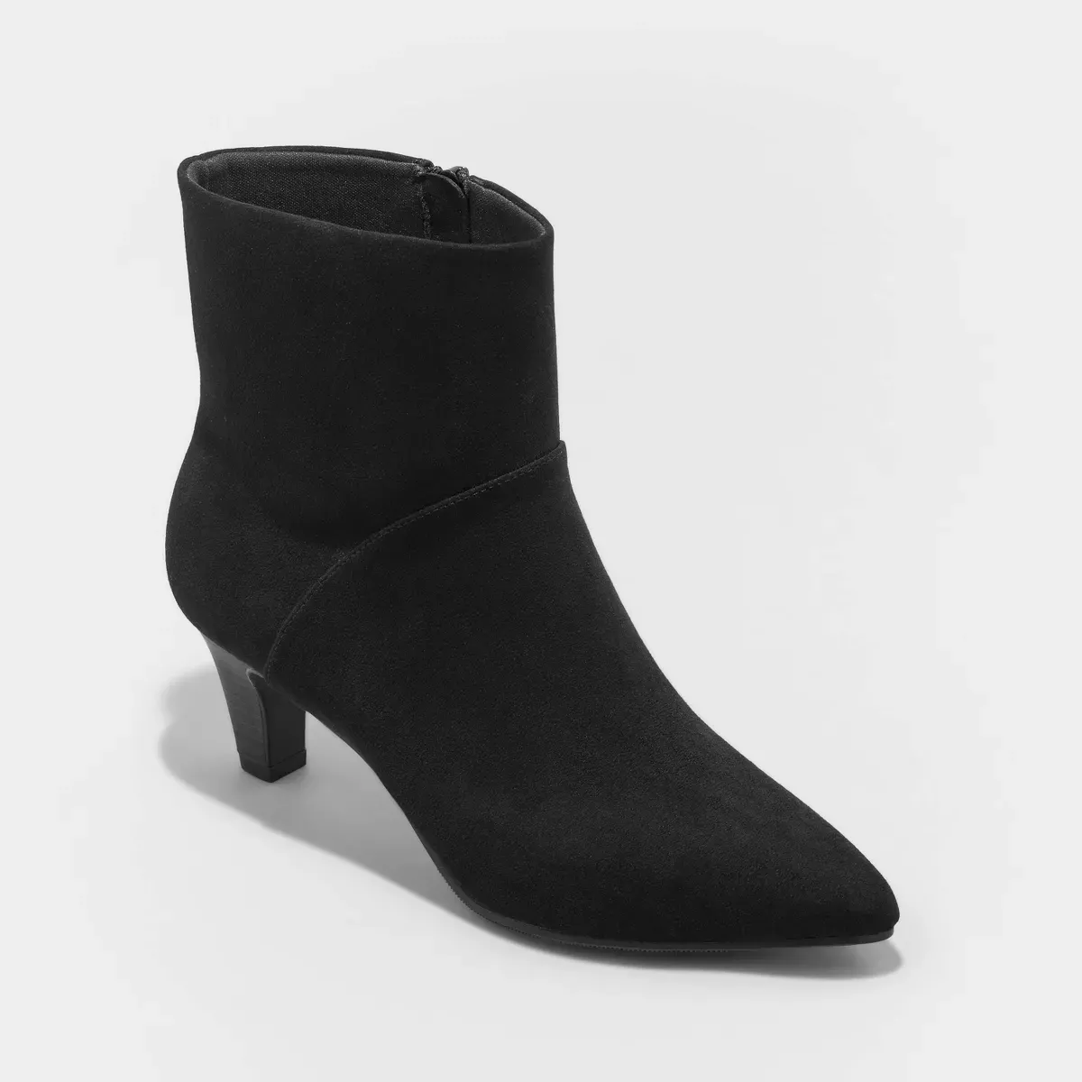 Universal thread ankle store boots