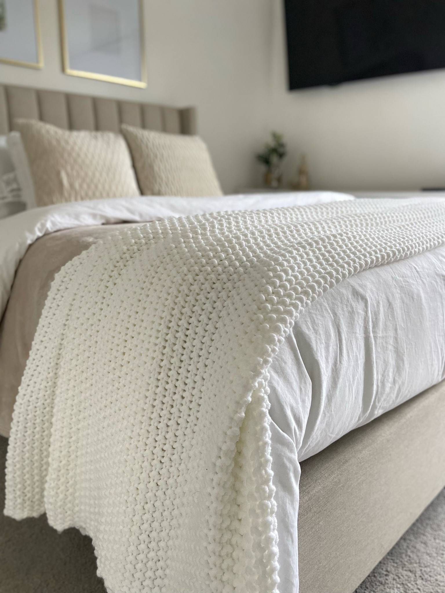 The best Chunky knit bed blanket!

Good quality, comes in different colors, doesn’t pill.

#LTKhome #LTKfindsunder100 #LTKMostLoved