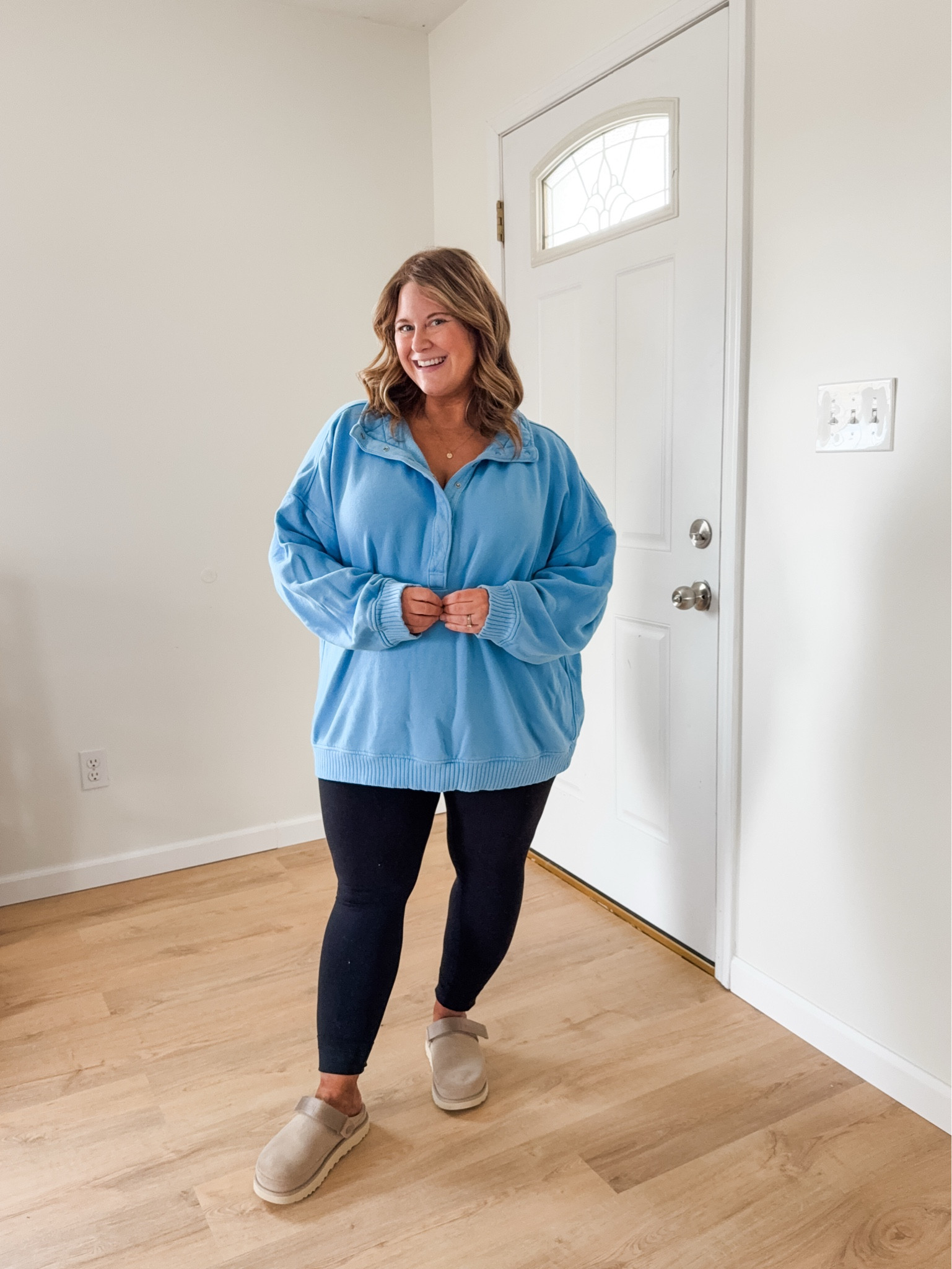 Wearing an XL (usually do a large but sized up for the bump)  in my snap sweatshirt and an XL in my leggings  

#LTKSaleAlert #LTKBump #LTKMidsize