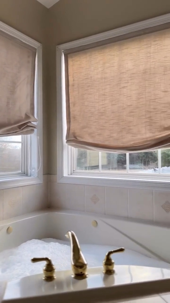 Roman shades 🤎 Follow @timelesslyneutral for home + style

Neutral, home, decor, home styling