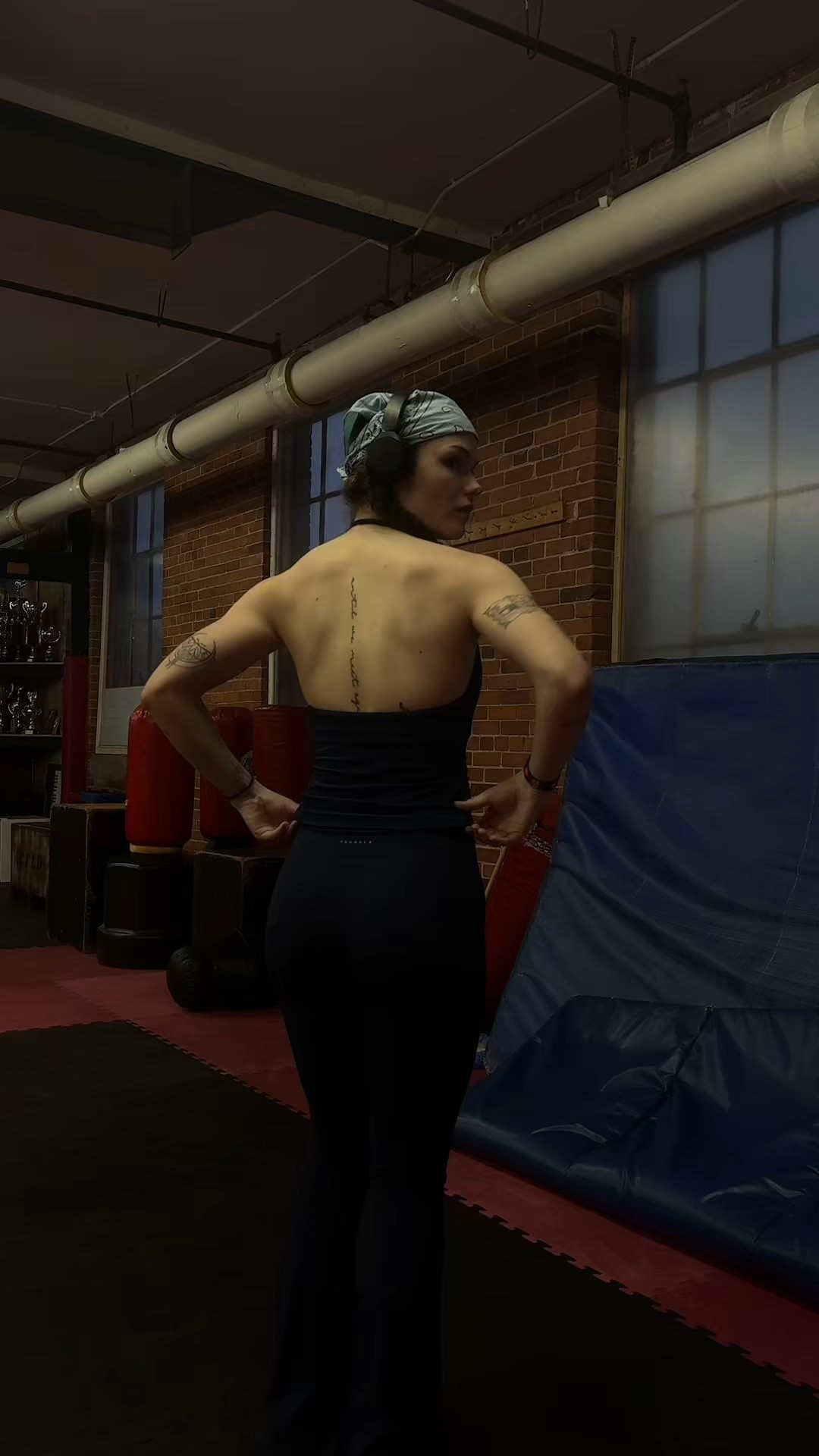 My favourite outfit for a back workout! 

Cute, comfortable, and the halter top is perfect for showing off the pump. Shop this look below 💙

Keywords:
Gym outfit, navy blue gym outfit, gym clothes, women’s workout clothing, cute gym outfit, backless workout top, halter neck gym top, halter neck sports bra, halter workout top, yoga pants, blue gym outfit

#LTKfitness #LTKsale #LTKcanada