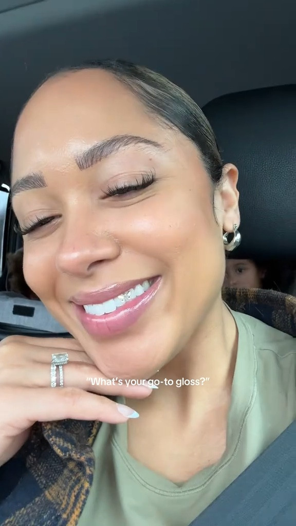 Can’t leave the house without this one #tower28

#LTKbeauty