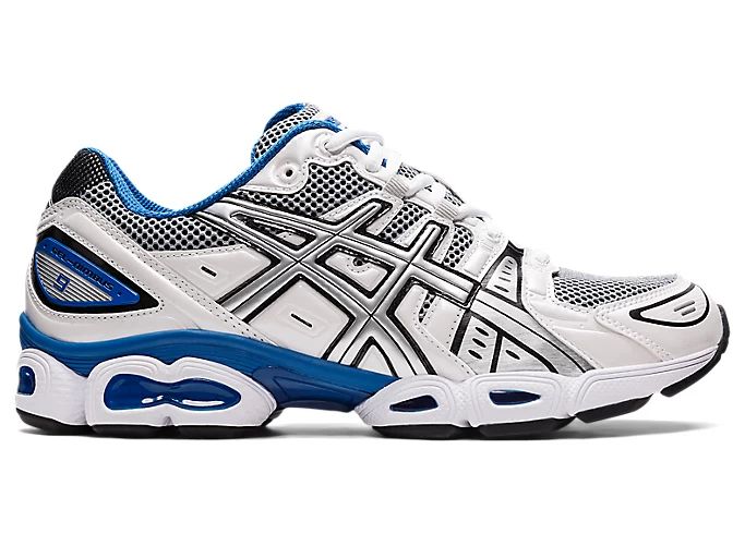 A mid-2000s running shoe that's reimagined for everyday scenarios. | ASICS (US)