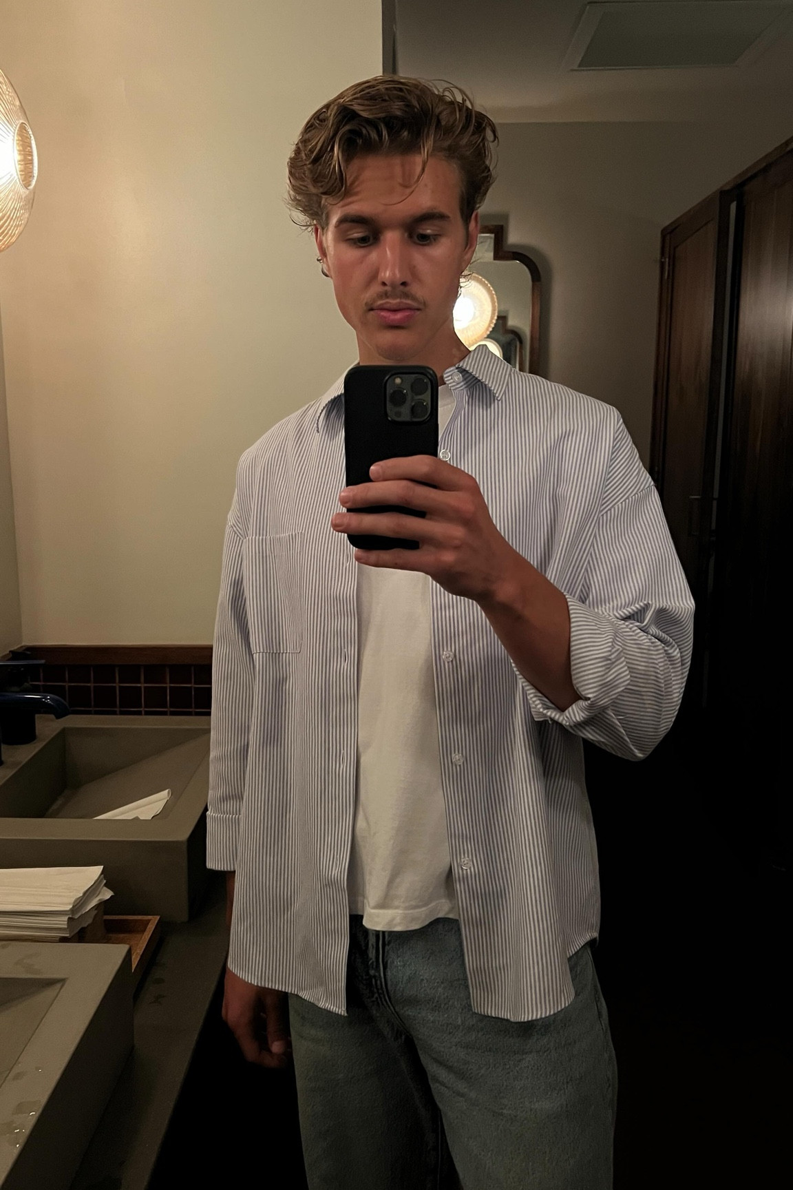 Outfit of the day 

Pants: @pacsun 
Tshirt: @poolhousenewyork 
Shirt: thrifted 
Shoes: @adidasoriginals 

#outfitoftheday #outfit #oxfordshirt #springoutfit #springfashion #mensfashion #adidas #oxfordshirt #denim