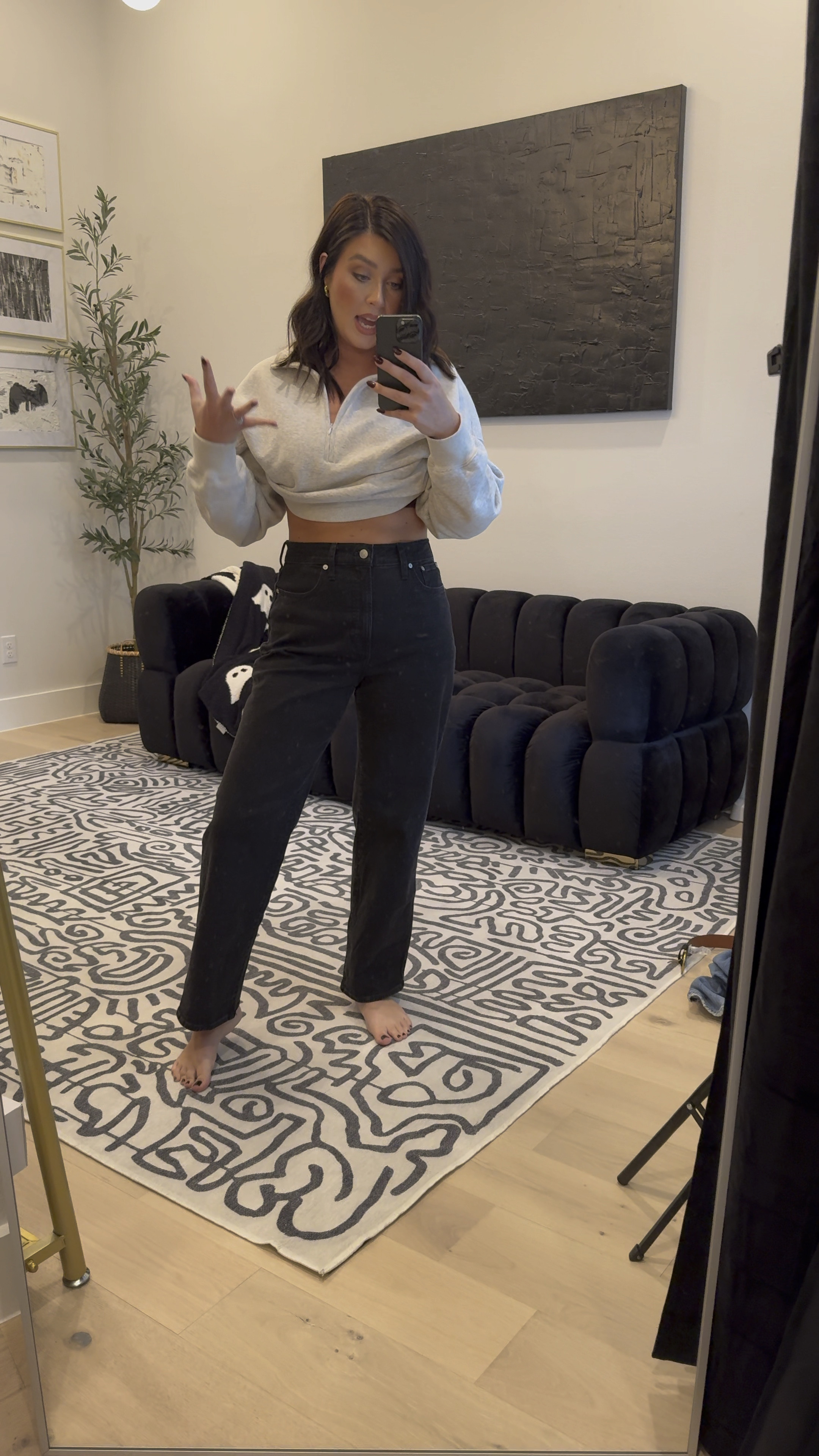 Seriously the perfect jean!! I’m in a size 29 and I’m 5’6 • 155lbs • 30” waist & 41” hips. 20% off right now with ltk sale code too 

#LTKxMadewell #LTKmidsize #LTKsalealert