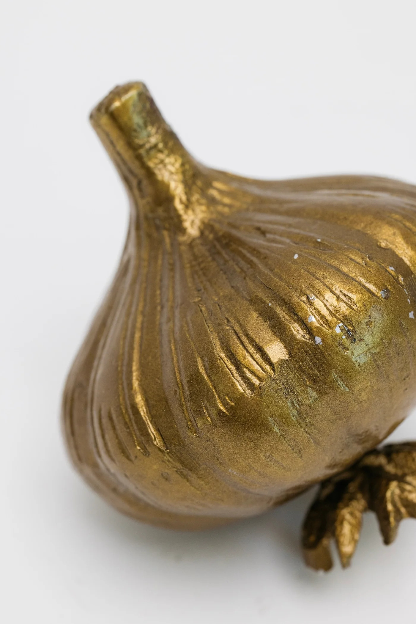 Antique Gold Metal Garlic | THELIFESTYLEDCO
