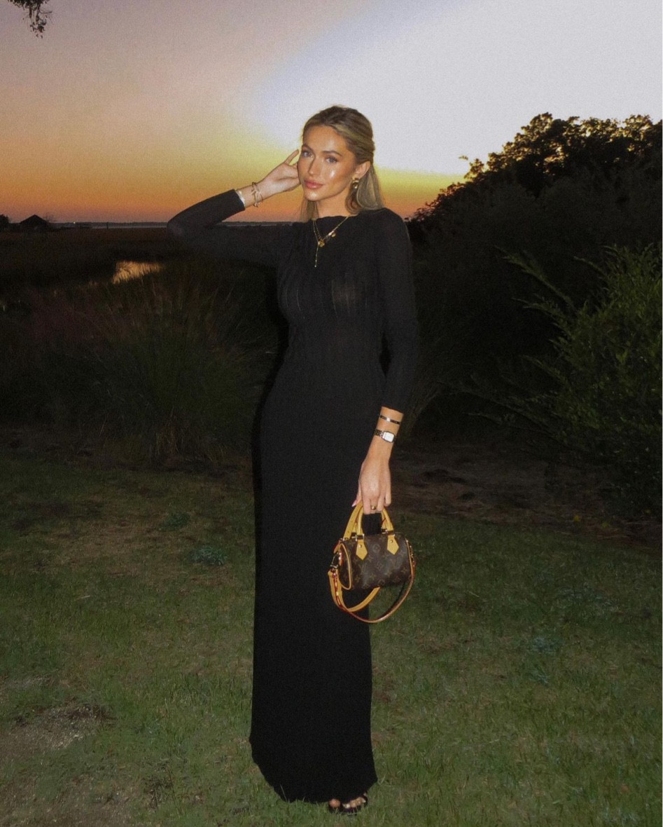 dissh black set! xs in both 

#LTKCyberWeek #LTKSeasonal #LTKfindsunder100