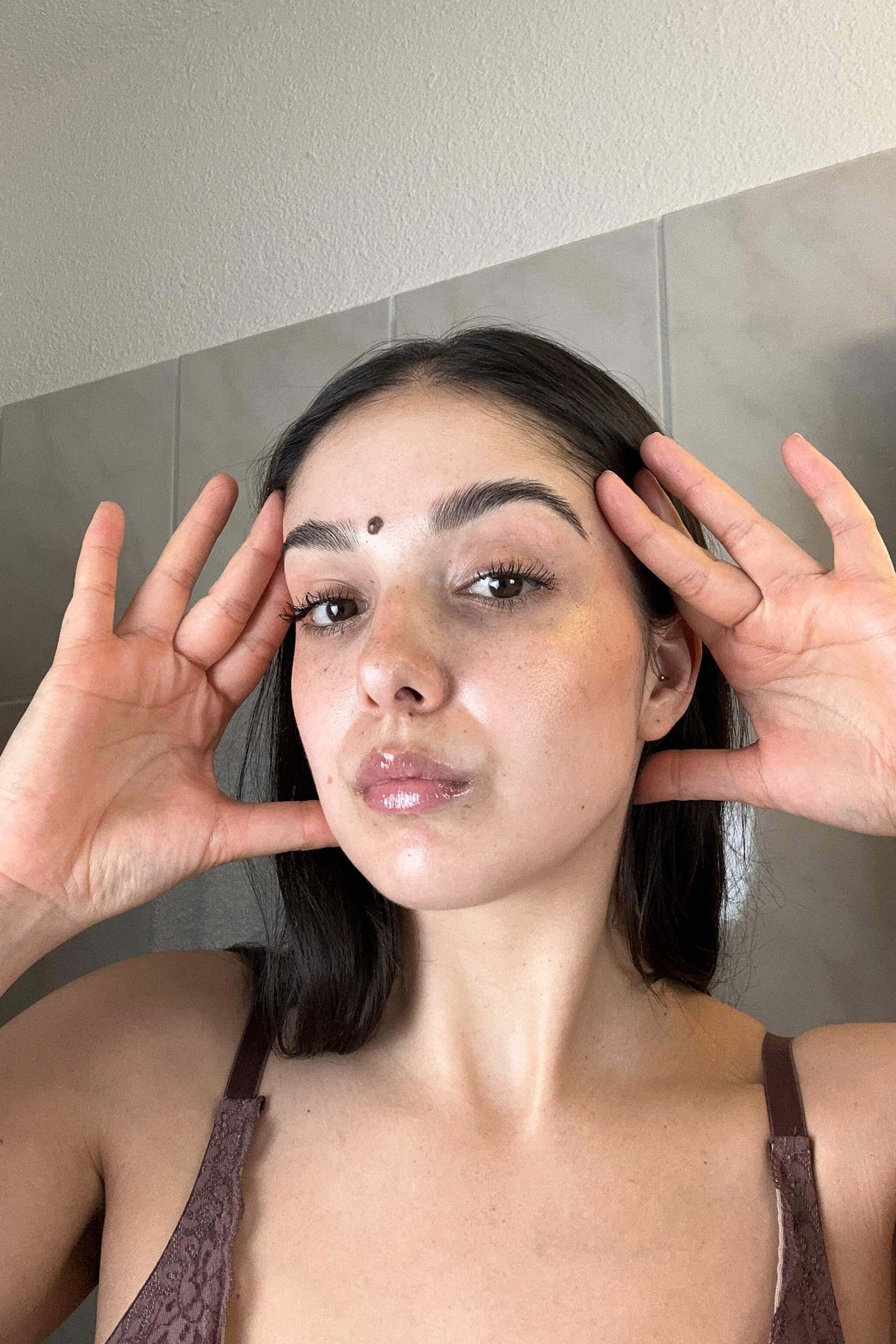Everyday makeup, simple makeup, True Tone makeup, spring makeup, summer makeup, L’Oréal mascara, lipgloss, kiko products, makeup must have 


#LTKeurope #LTKbeauty #LTKfamily