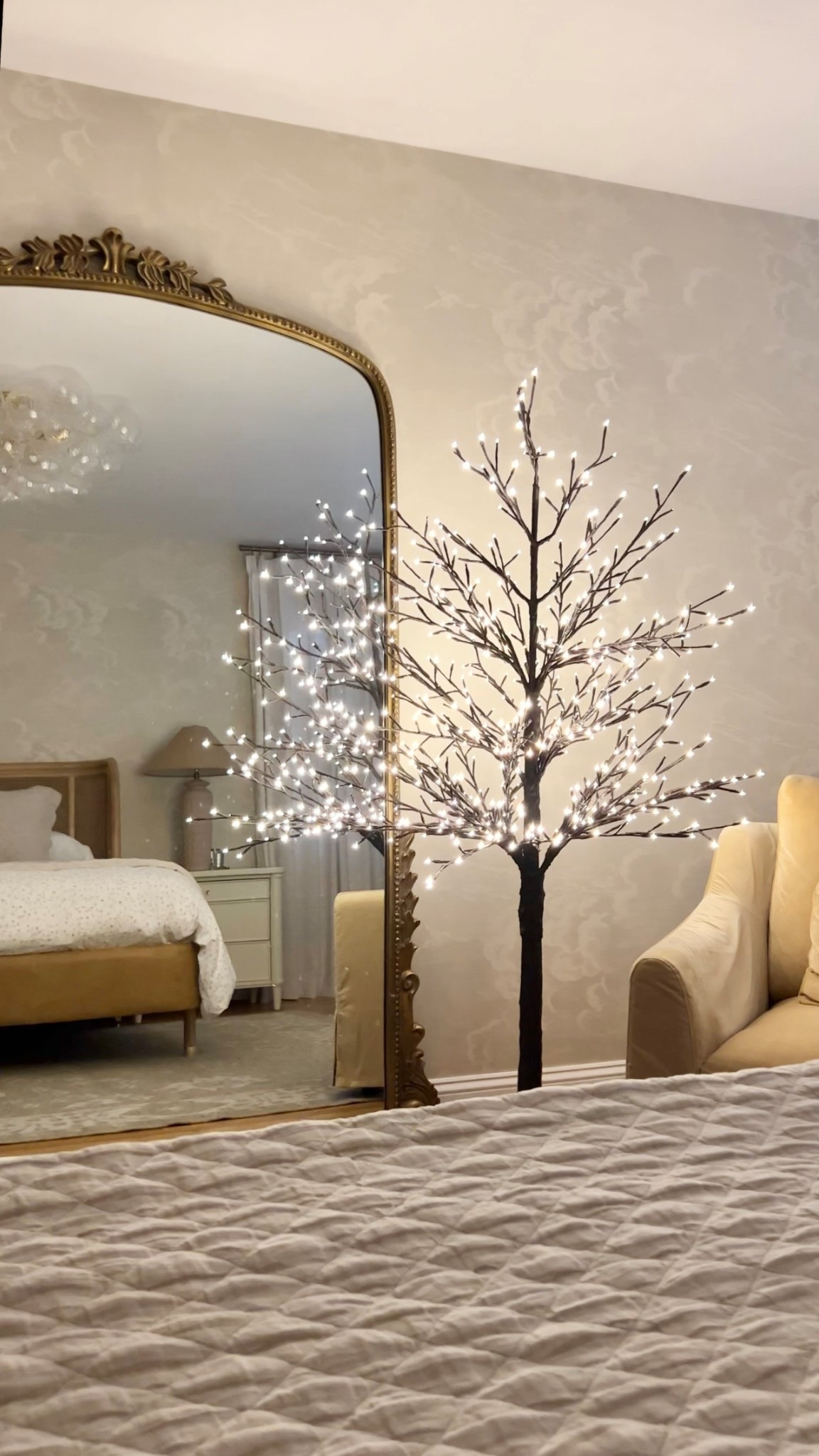 Twinkling twig trees 

Holiday, Christmas decorating, neutral home aesthetic, Amazon

#LTKParties #LTKHoliday #LTKHome