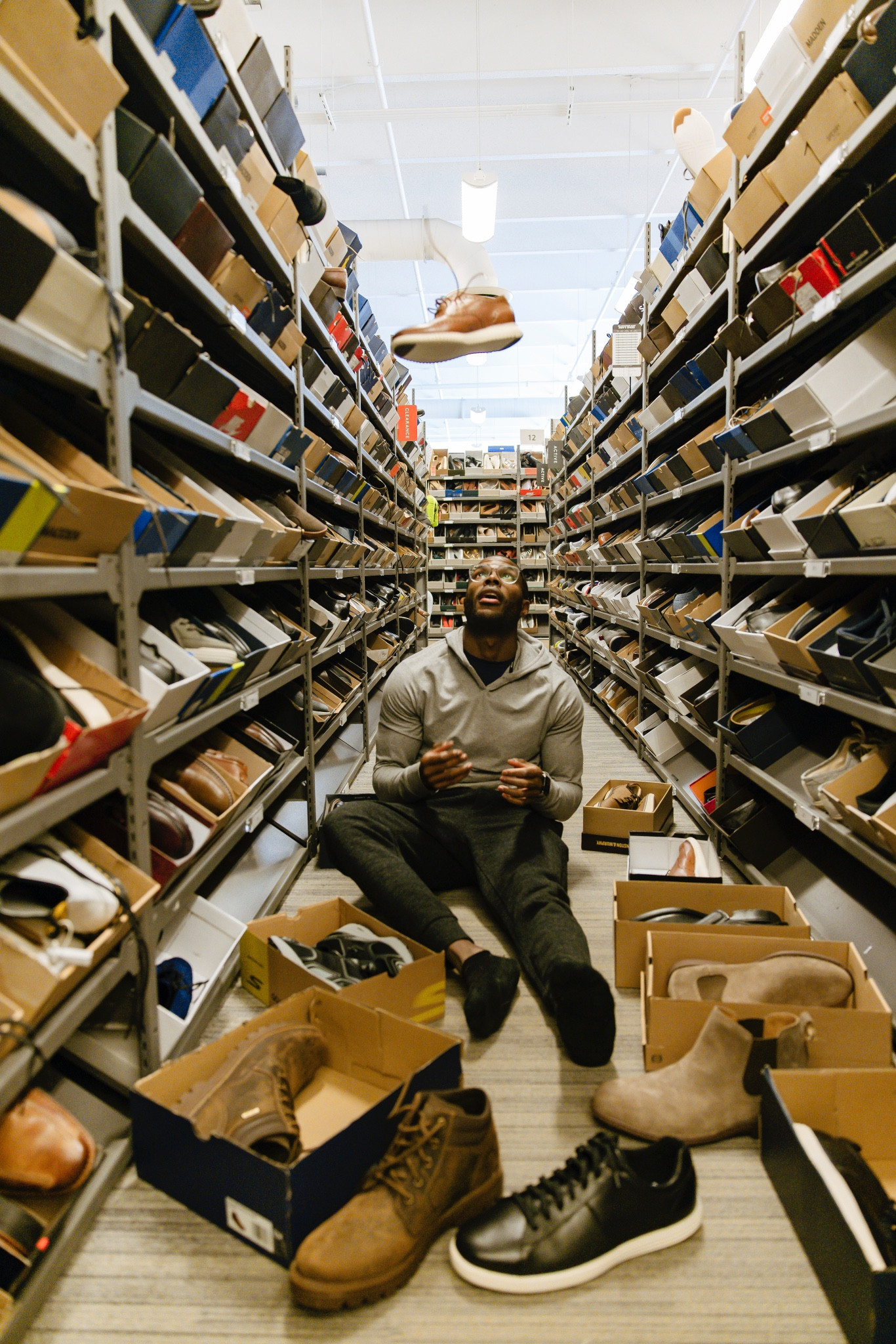 Free dating advice: A woman always judges a man by his shoes. Don't believe me? Look at your single male friend's shoe collection. It's horrible isn't it?⁣
⁣
Well with the change of season means you fellas can redeem yourself because Spring at @nordstromrack means they bringing out the "new new" for the season! Full disclosure: I'm allergic to full price & so are they, so stop by your local Nordstrom Rack (with shoes, cause y'all aren't me) and see what they got to offer! #NordstromRack 