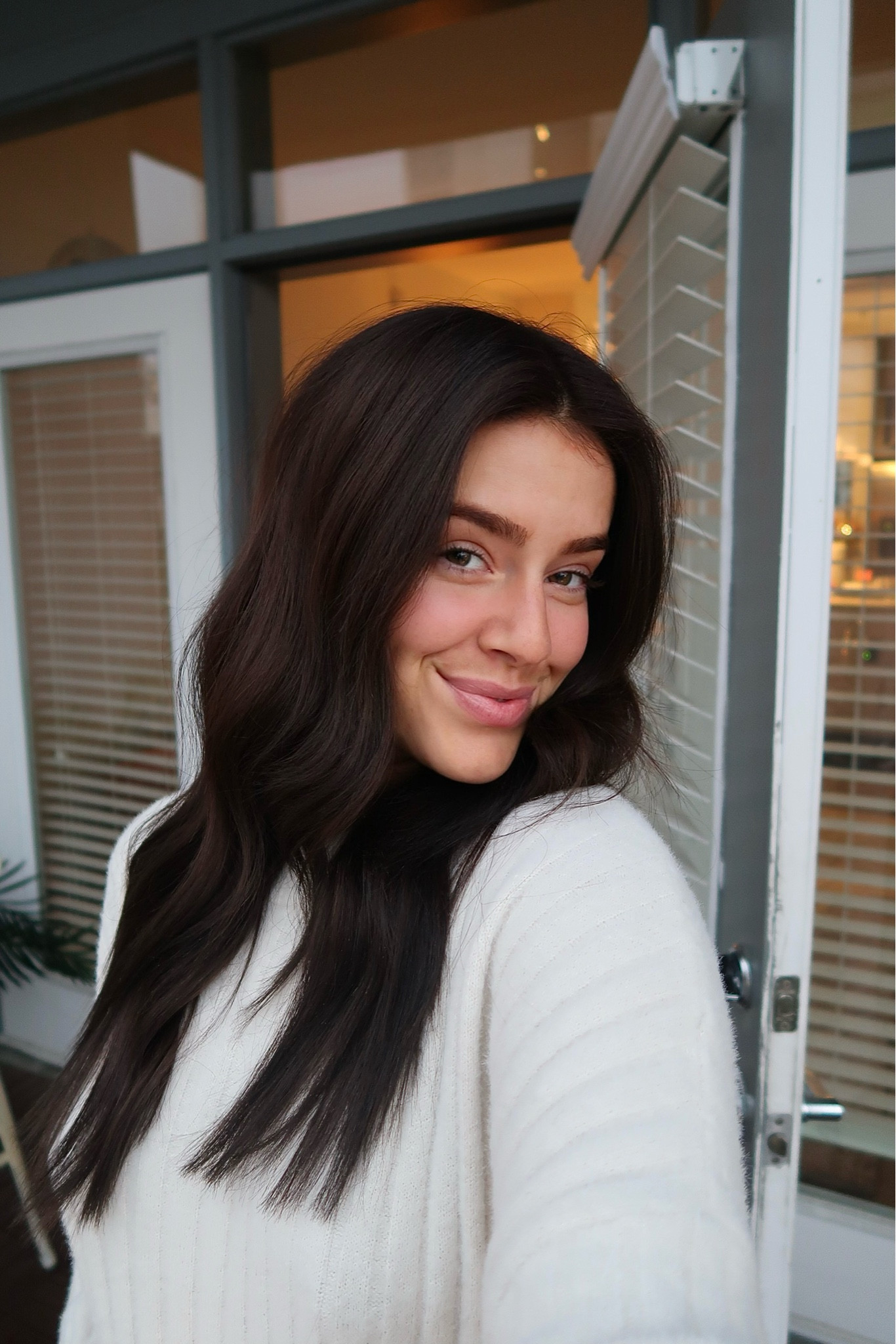 #ad I have never had a better experience  coloring my hair from home. Using @clairolcolor Nice ‘n Easy permanent hair color in the shade ‘5N’ 🤎 With a blend of 3 tones + highlights it gave me the most natural color from home 🥹 I’m honestly obsessed. Available at @Target. #TargetPartner #Target #Clairolcolor #clairol 