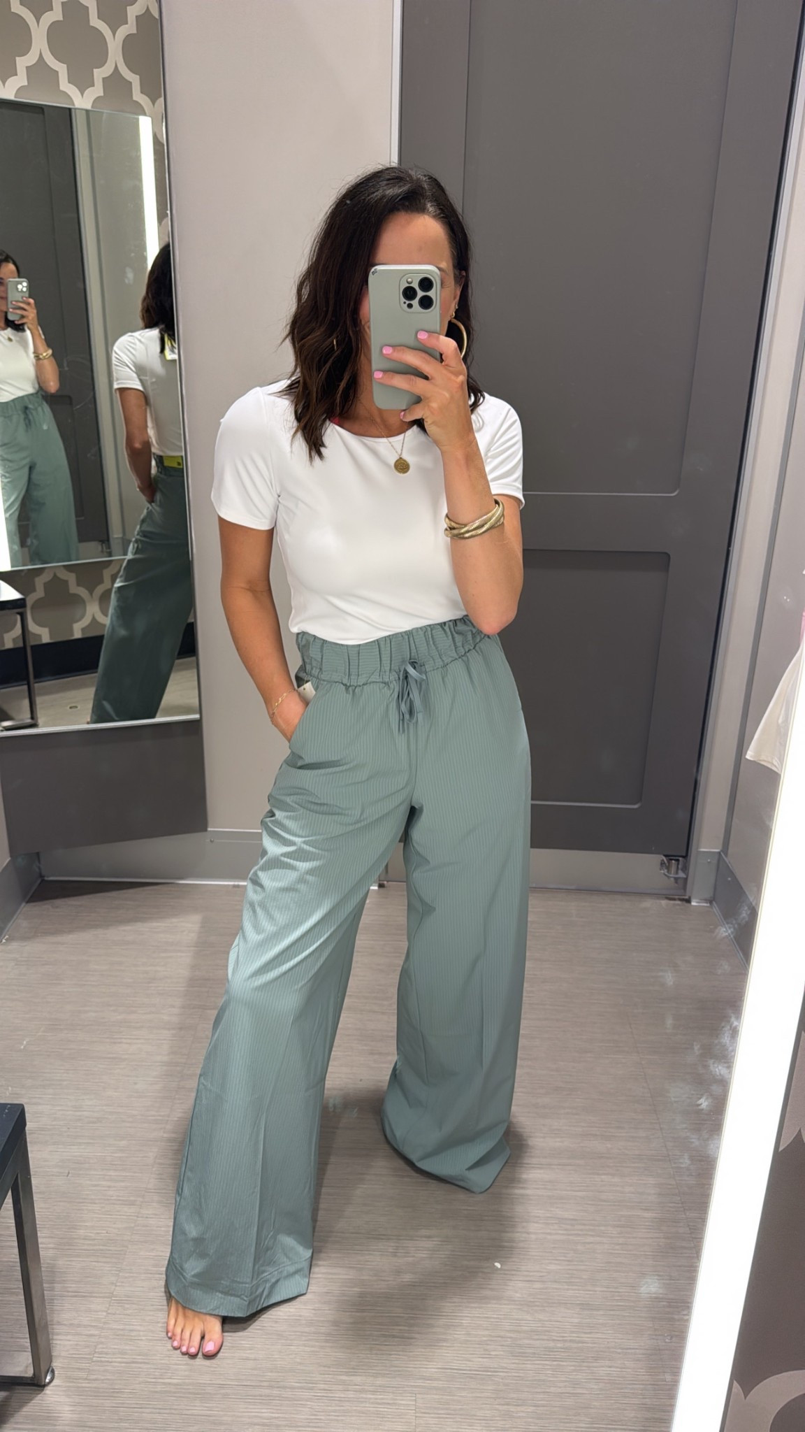 These wide leg trouser athletic pants are so comfy and a great Lulu look for less. And the best part is they now come in length options for us petite girls!👏🏻


Women’s fashion  women’s style  women’s activewear  workout wear  athletic wear  workout pants  joggers  seasonal  Target

#LTKStyleTip #LTKActive #LTKSeasonal