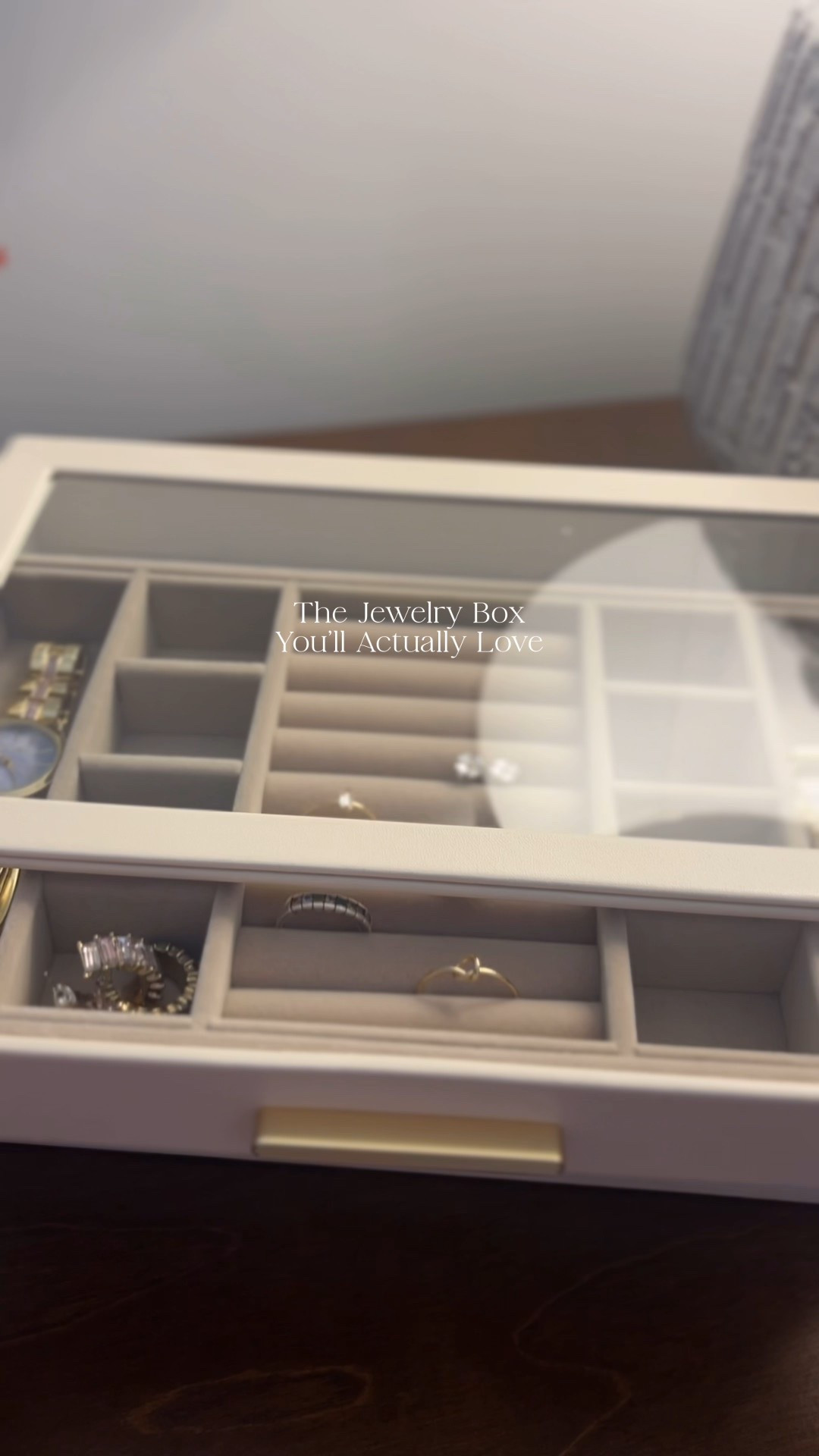 ✨The perfect gift for anyone who loves a little sparkle — this jewelry box from Amazon keeps everything beautifully organized and easy to find. 💍 less than $25!!!!

#LTKHome #LTKGiftGuide #LTKSaleAlert