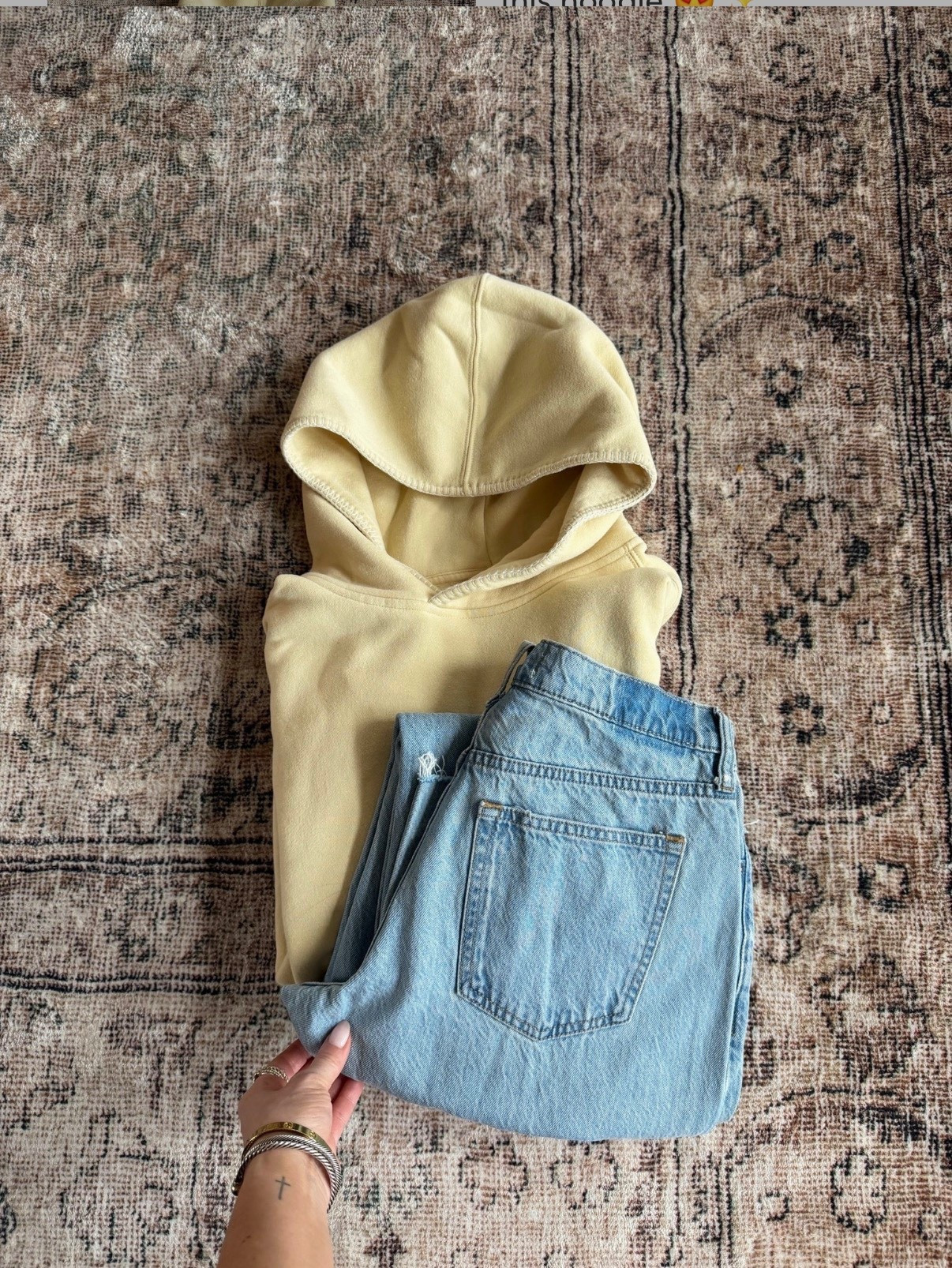 I can’t get over the stitch detail on this hoodie!

#LTKSeasonal #LTKdayinmylife #LTKootd