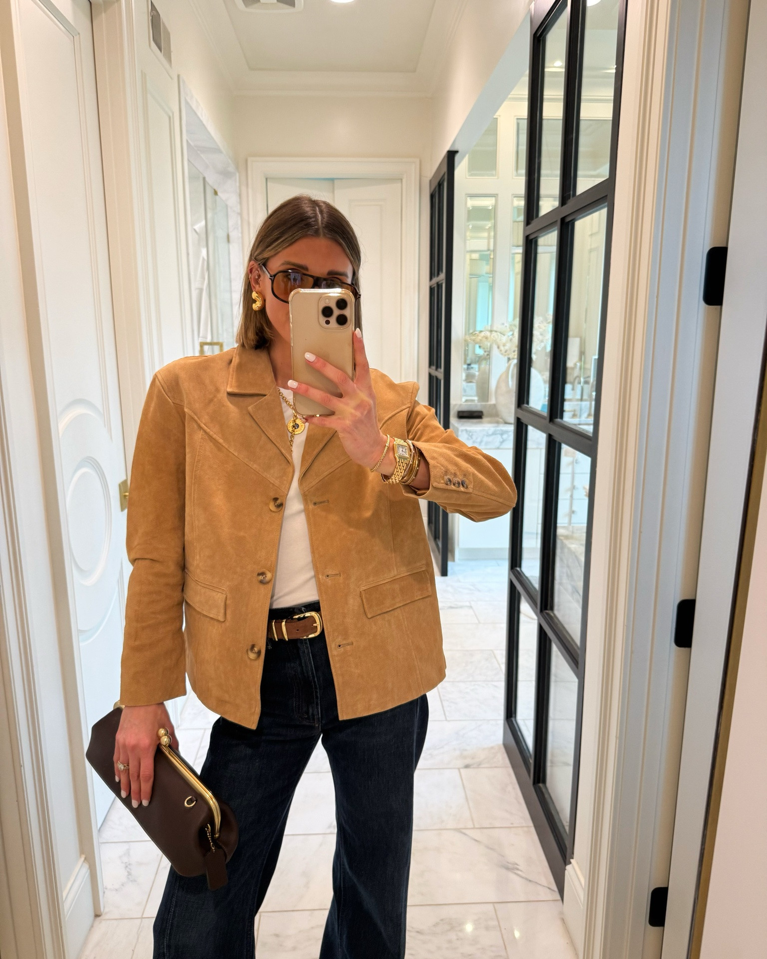 How I’m styling this suede blazer! I’m 5’7 wearing size small in the blazer and size 25 in the jeans, run tts.

#LTKootd #LTKSeasonal