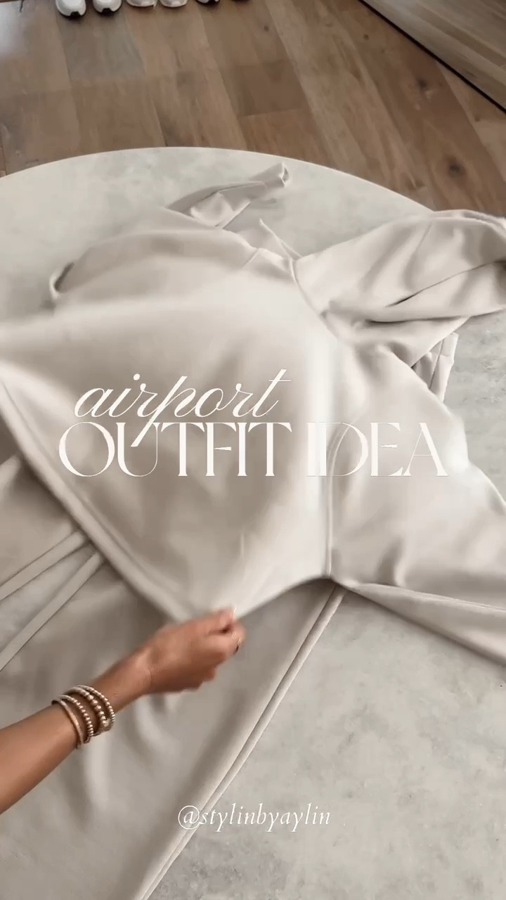 Cozy monochrome airport outfit ✈️ I’m just shy of 5-7” wearing the size XS top and bottom 

#LTKTravel #LTKStyleTip #LTKFindsUnder100