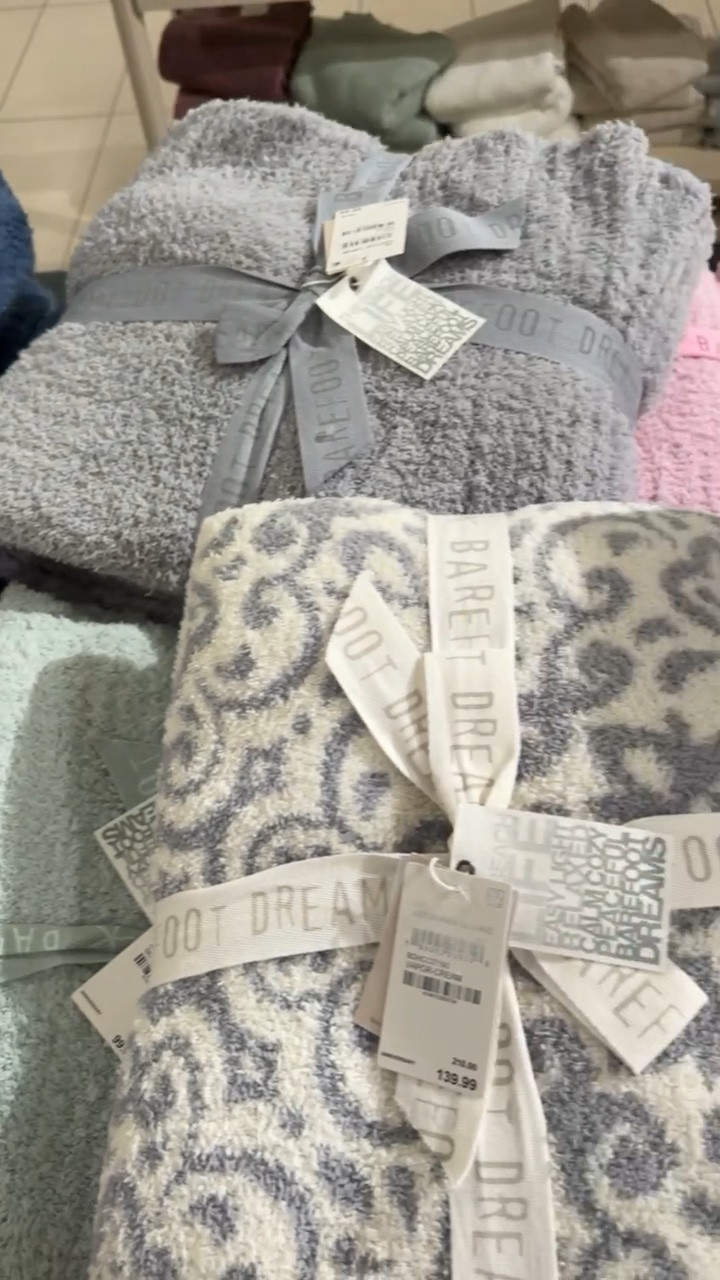 So many pretty Barefoot Dreams blankets on sale! These are super cozy and soft and also make the BEST gifts!

#LTKSaleAlert