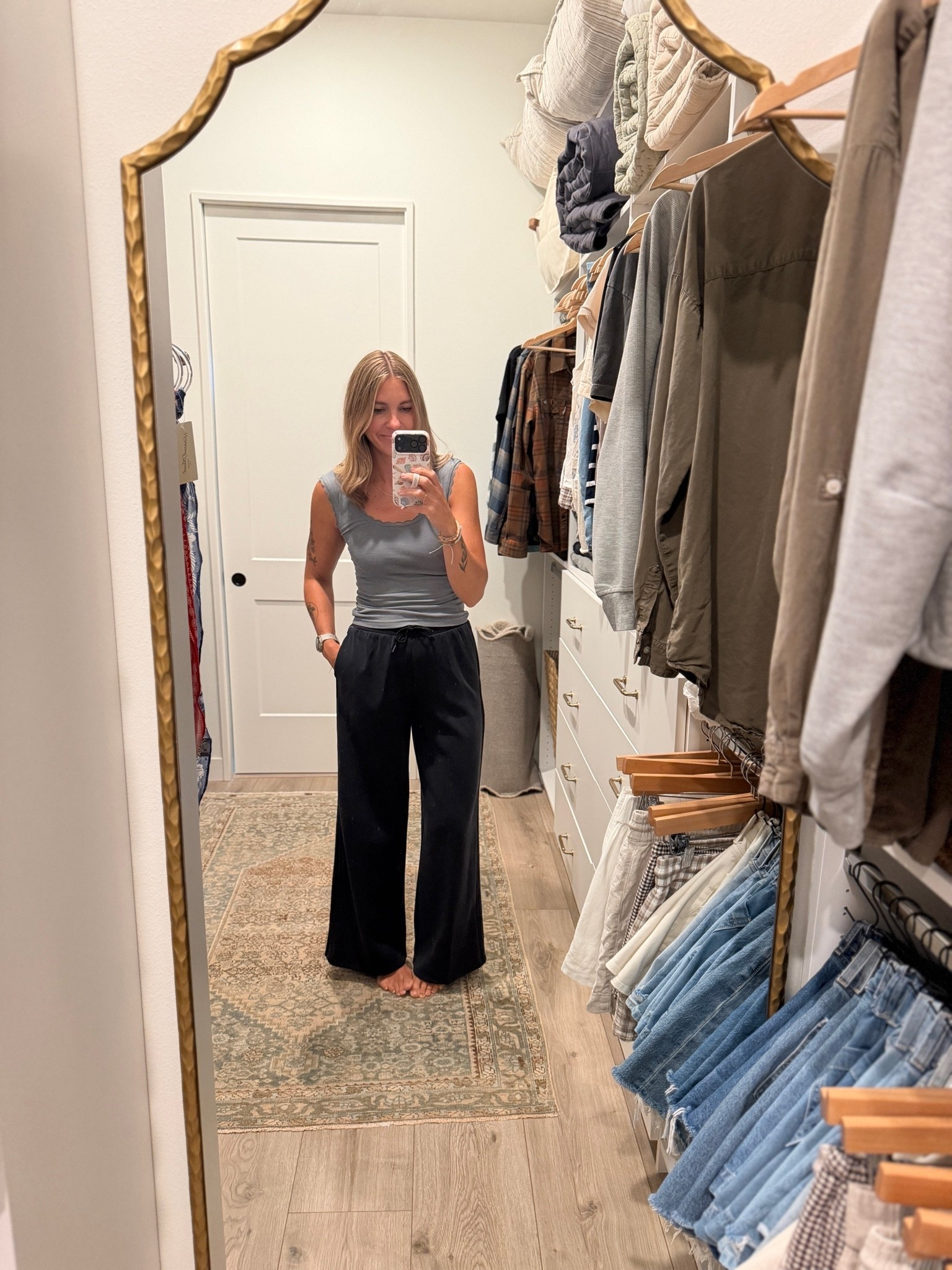 You know I love a good sweatpants and these airy sleek sweats are 👌

#LTKSeasonal #LTKSaleAlert #LTKootd