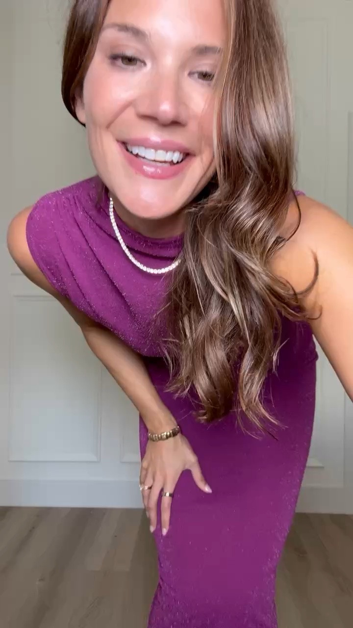 This berry midi dress is such a good fall option when you want something simple that still makes a statement. The rich color and clean shape make it easy for weddings, dinners, or any event where you want to feel dressed up without overthinking it.

Berry midi dress, Fall dress, Wedding guest dress, Tall girl fashion, Tall friendly clothing, Fall event outfit, Date night dress, Midi dress, Occasion outfit, Feminine fall style, Statement dress, StangandCo