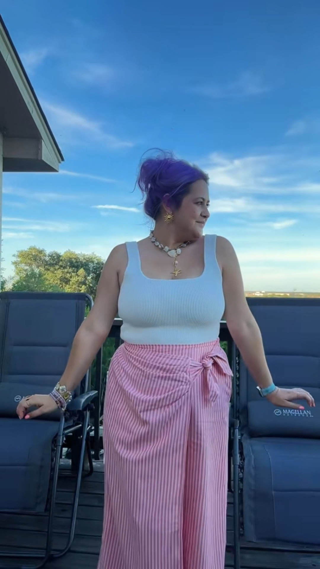 Not often I go for a natural look but lately watching The Summer I Turned Pretty I’ve been in a coastal mood. Shells, pearls, beachy vibes have got me daydreaming about a trip to Cousins. #teamcpnrad. What team are you? 

#LTKMidsize #LTKSaleAlert #LTKStyleTip