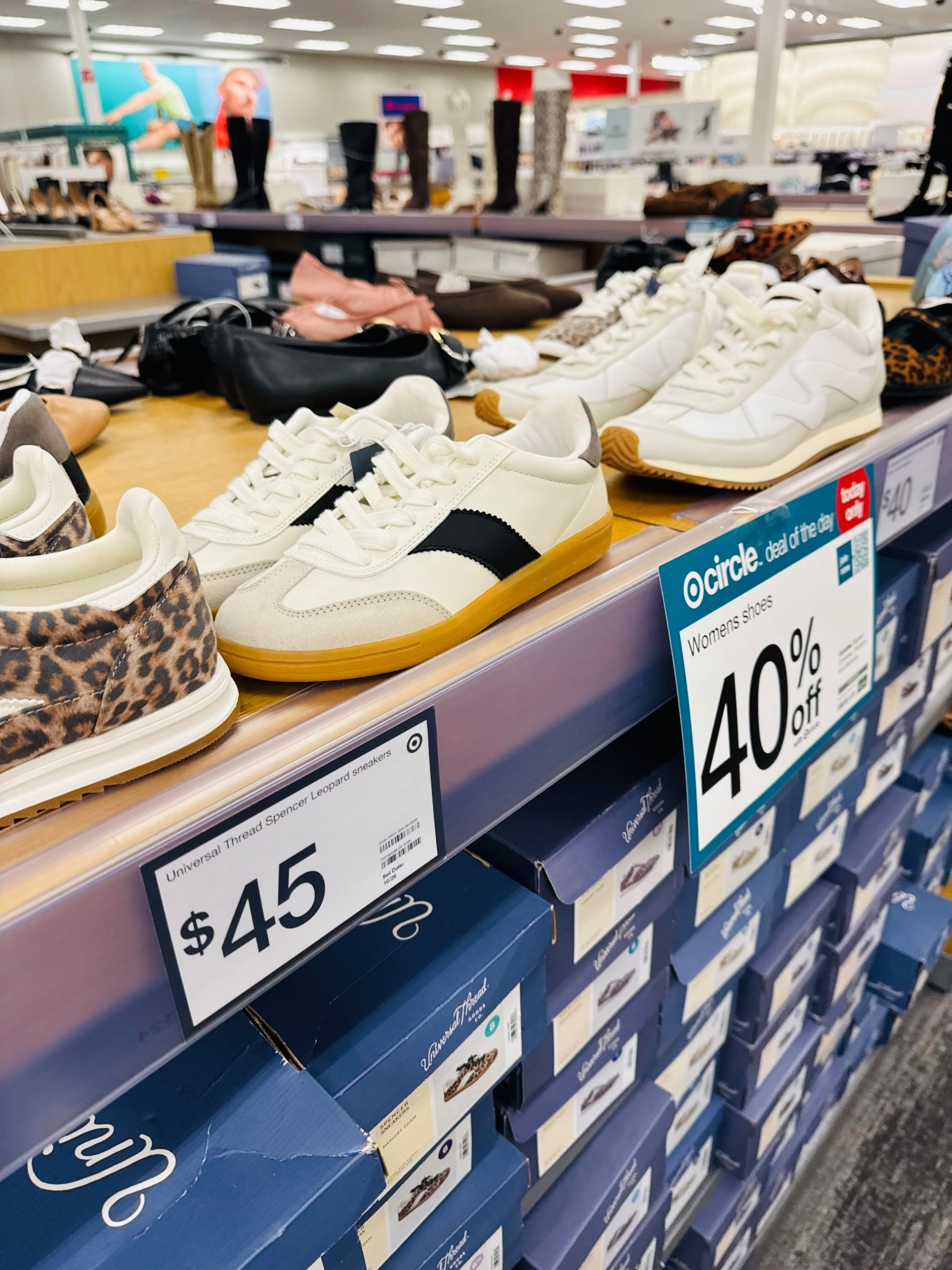 40% Off today only women’s shoes!




#LTKGiftGuide #LTKSaleAlert #LTKTravel