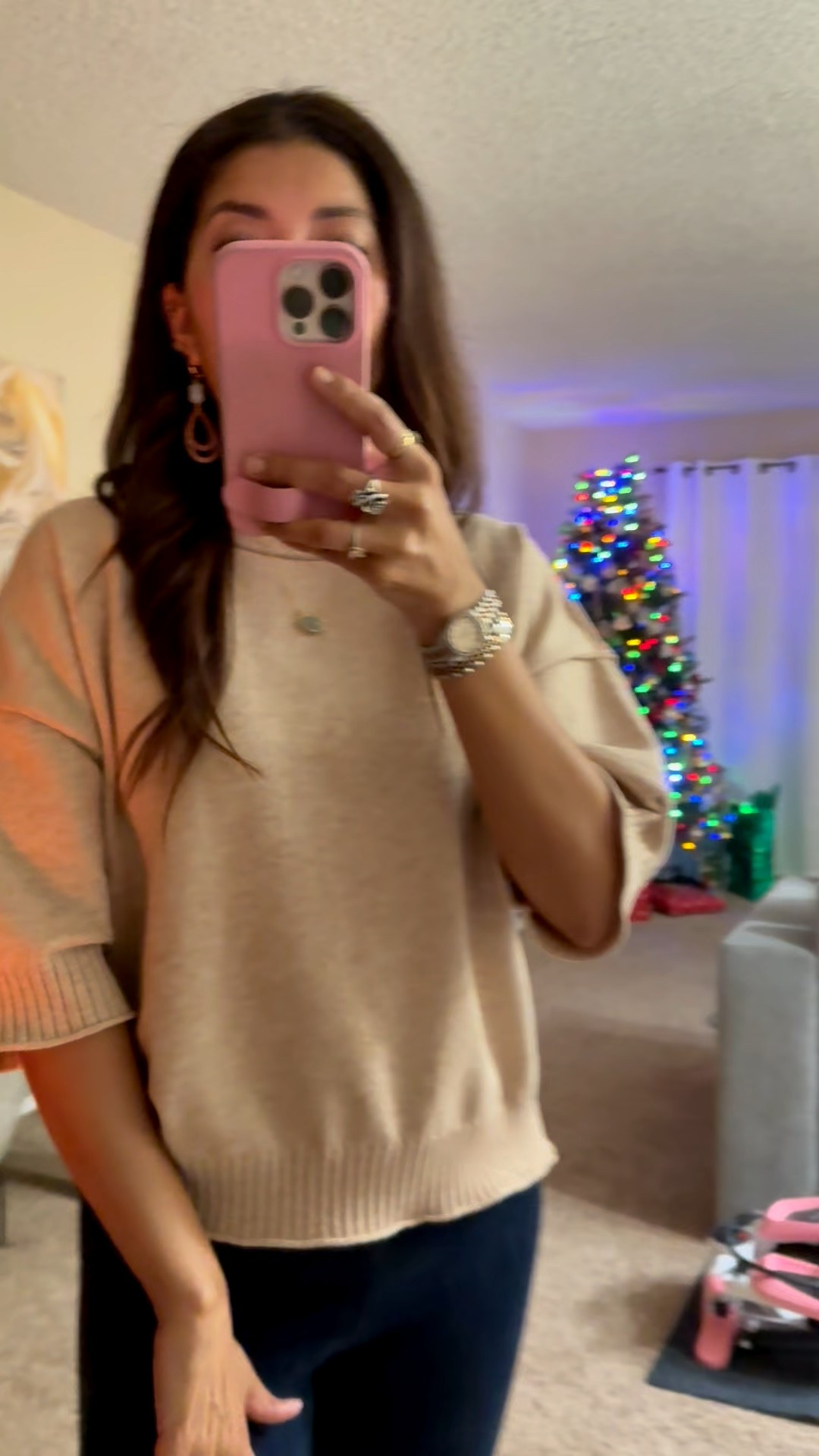 Obsessed with this short sleeve cropped sweater 🤍 The quality is amazing and the fit is so flattering! I’m wearing size Small (S) and it pairs perfectly with any bottom – jeans, skirts, trousers, or shorts. An easy everyday staple to dress up or down ✨



short sleeve sweater, cropped sweater, women’s cropped top, knit sweater, neutral outfit, everyday outfit, casual chic, capsule wardrobe, spring fashion, summer layering top, fall transition outfit, soft knit, basic top, outfit essentials, size small style, high quality basics, mom outfit, trendy tops, minimal style

#LTKOver40 #LTKmomlife #LTKootd