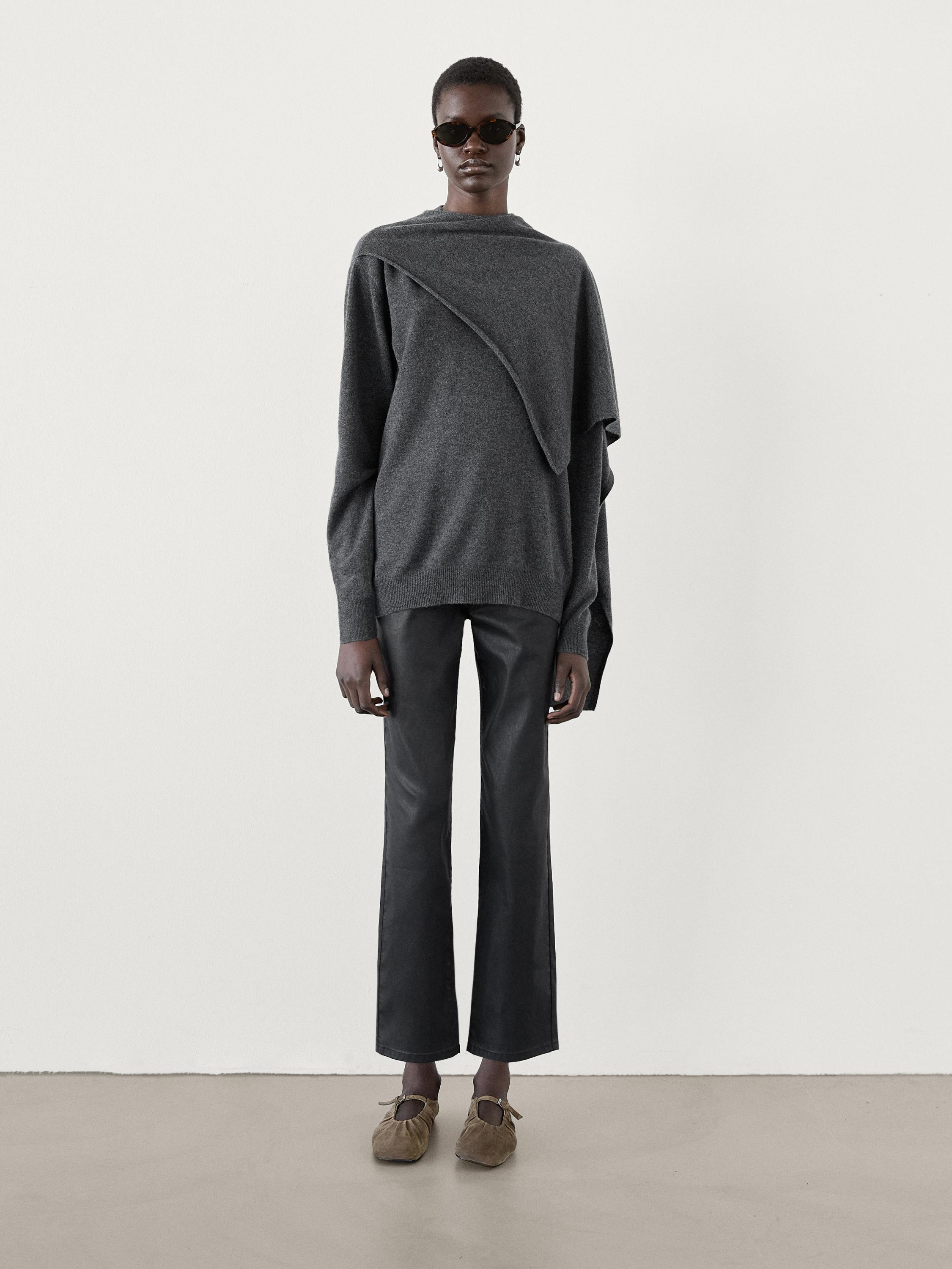 Pullover aus 100% Wolle mit Halstuch | Massimo Dutti DE