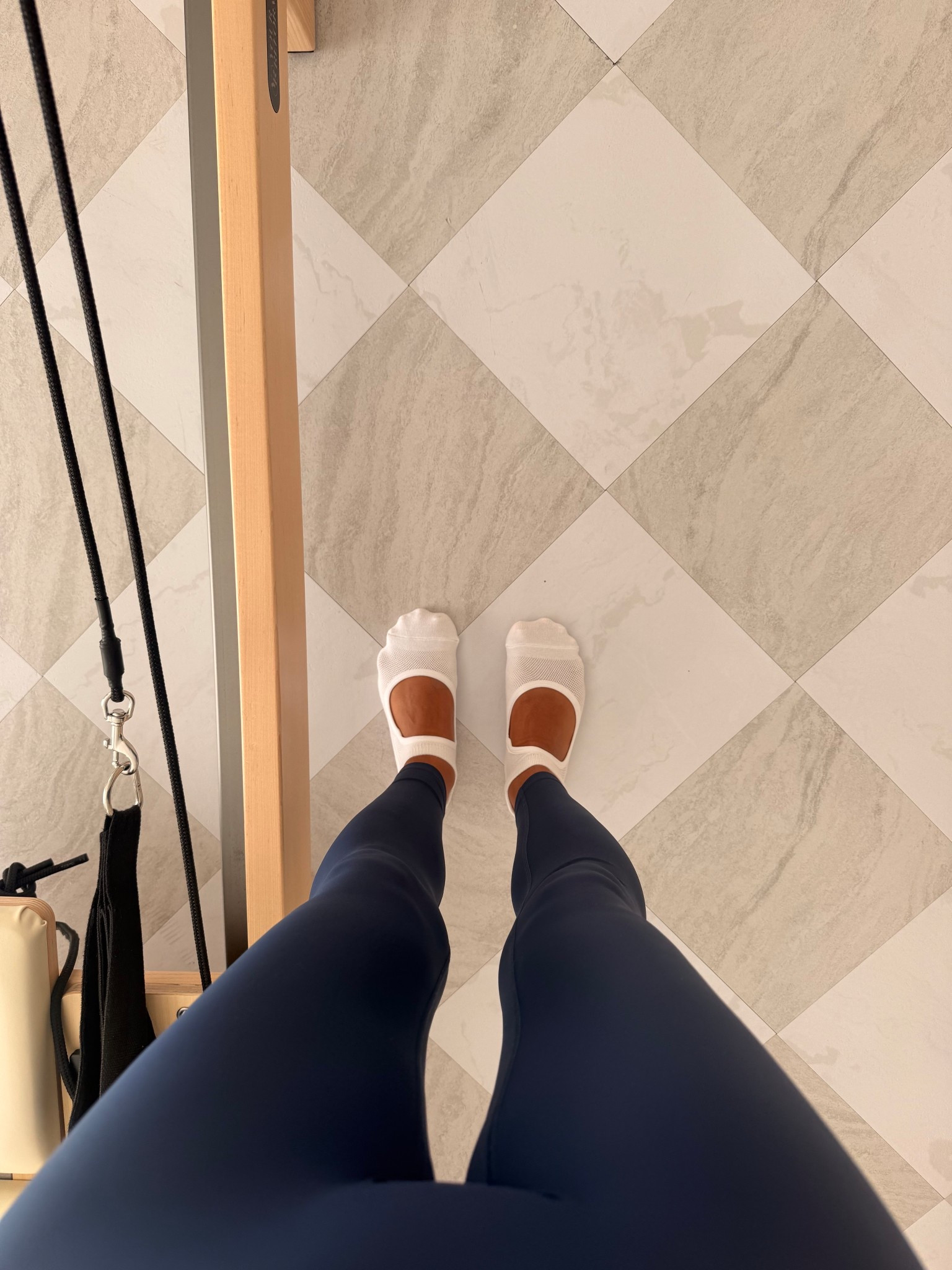 ✨ Proof that the right activewear can change your mood.
These leggings are buttery soft, supportive, and made to move with you; whether it’s Pilates, errands, or coffee runs after class.

#pilates #amazon #aerie

#LTKFindsUnder50 #LTKActive #LTKStyleTip