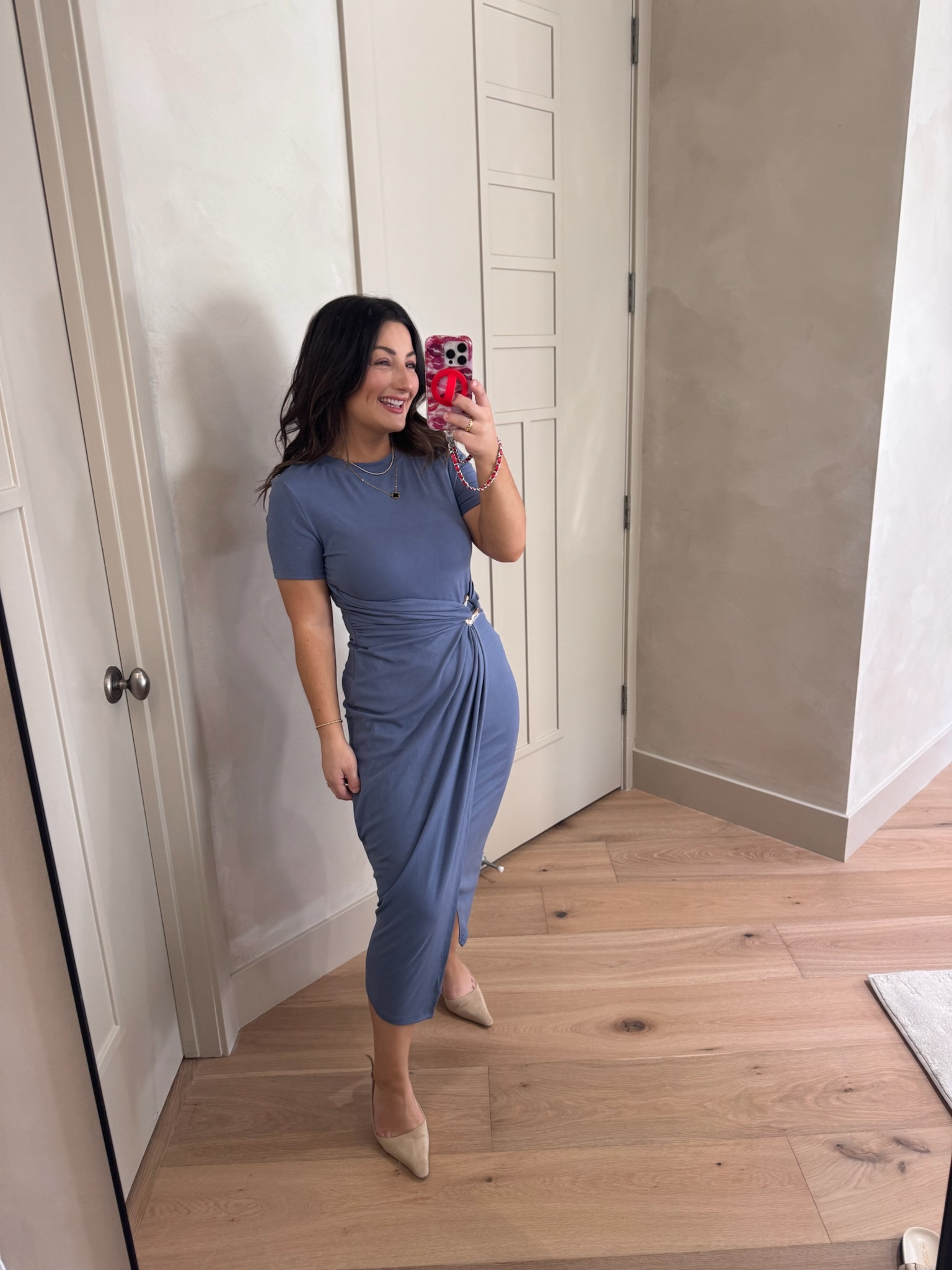 Flattering midi dress perfect for any occasion! 

Size small 

5'0" 140lbs
Petite friendly! 

 

#LTKSeasonal #LTKSaleAlert #LTKPetite