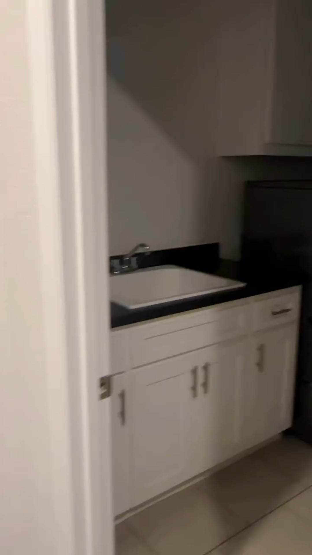 Moving day part 4—
Moving day ✨ Come take a little tour of our new home before the boxes take over! Sharing a peek at the spaces I can’t wait to decorate — from the kitchen to the cozy corners that already feel like us. Stay tuned for all the home finds, furniture updates, and affordable + luxe pieces coming soon 🤍

#HomeTour #NewHouse #MovingDay #HomeDecorInspo #AffordableHomeFinds #LuxeForLess #NeutralHome #ModernClassicStyle #LTKHome #Over40Style #ChristianInfluencer

#LTKHome #LTKFamily #LTKStyleTip