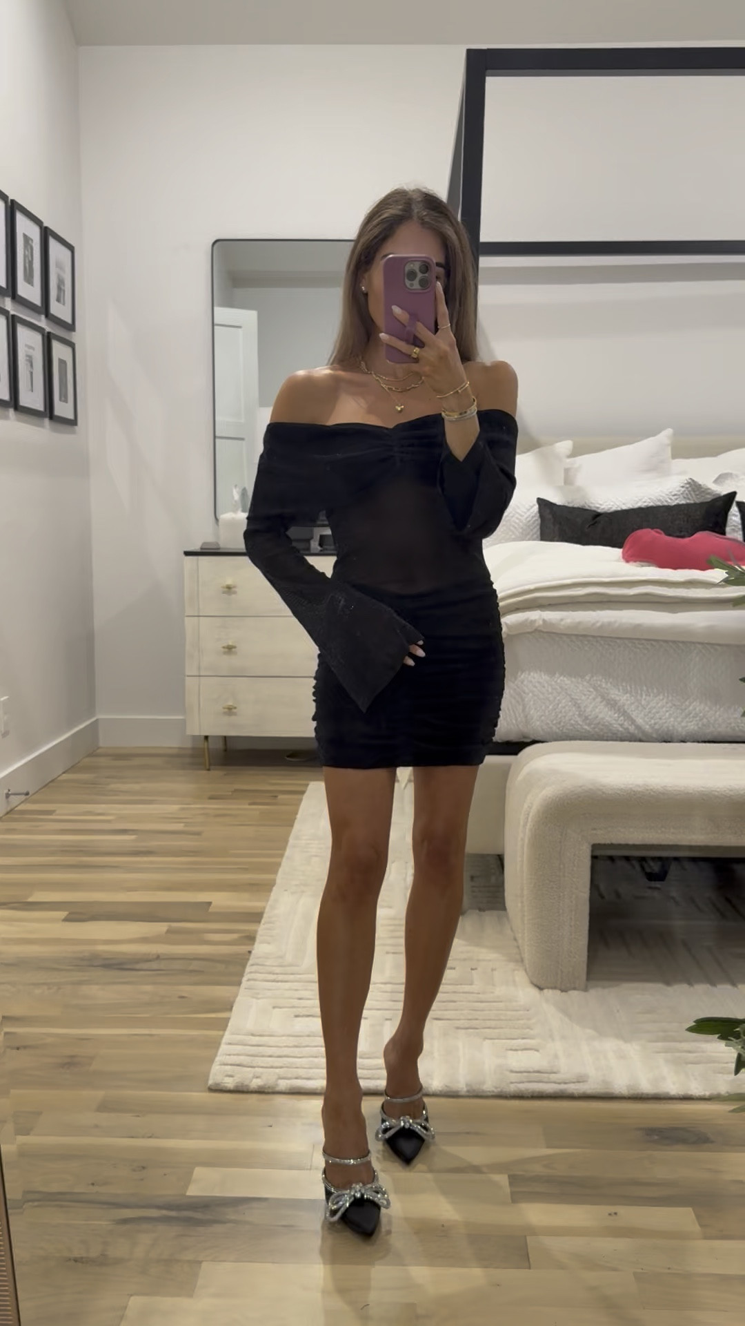 New Year’s Eve party holiday party size 2 sparkle dress 

#LTKHoliday #LTKgrwm #LTKootd