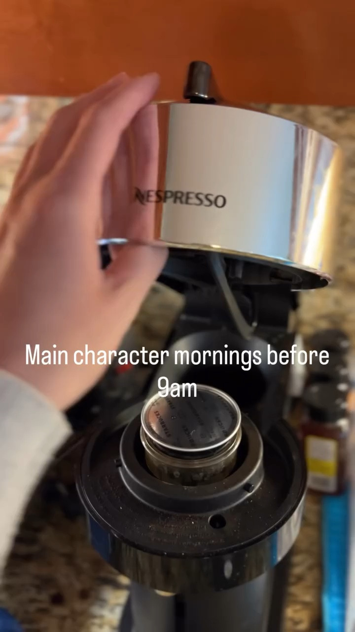 Romanticizing my mornings before the work day begins because even the little moments deserve to feel good.

#maincharacterenergy
#romanticizelife
#morningroutine
#cozymornings
#grwm