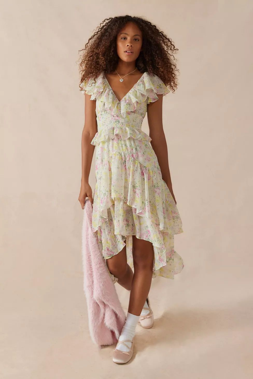 En Saison Bien Ruffle Floral Midi Dress | Urban Outfitters (US and RoW)