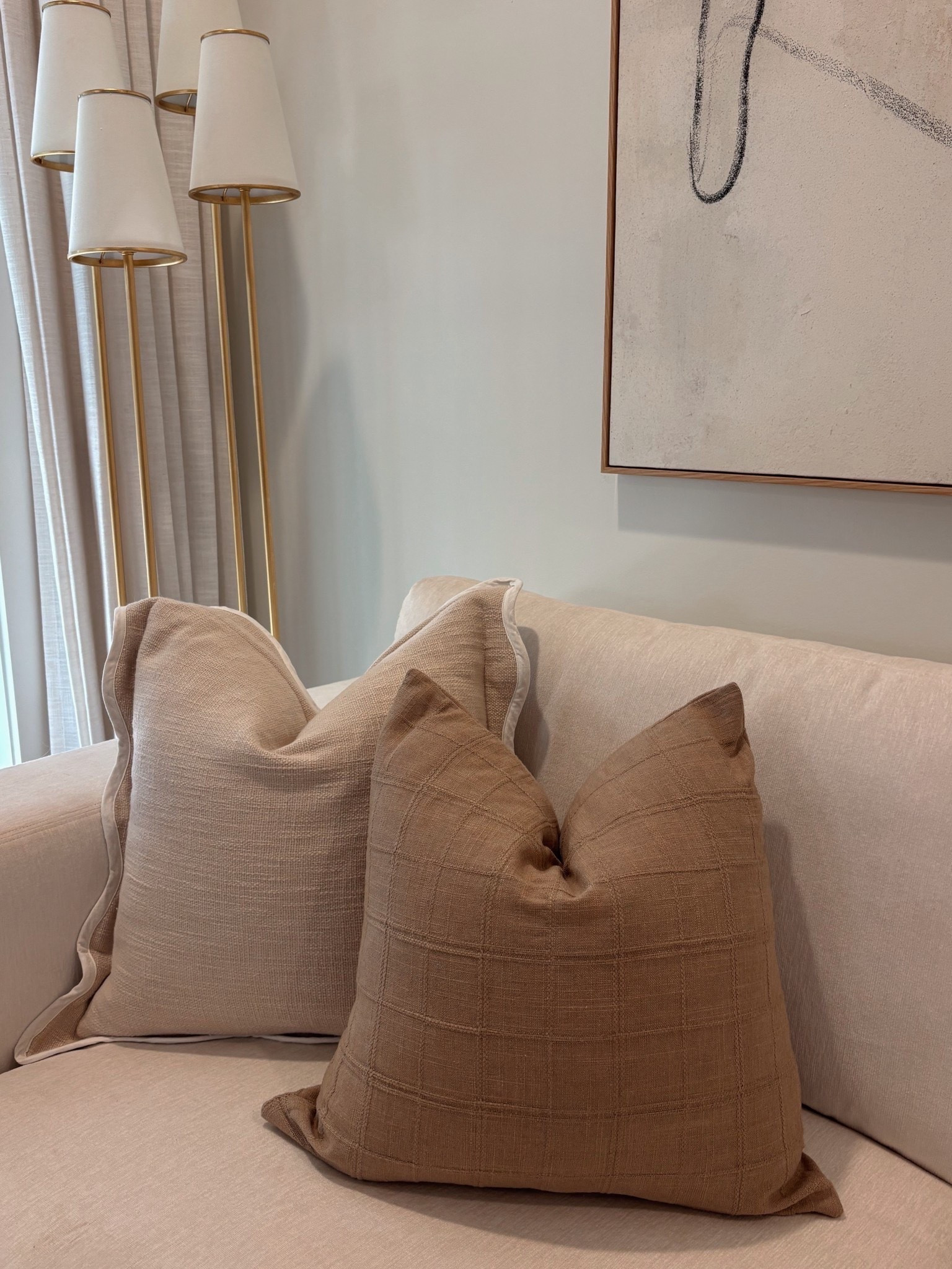 Neutral amazon pillow covers 🫶🏼 love these for fall! I size up in the inserts one size to make them look extra full! 




Home decor, fall decor, neutral, minimalism, pillow covers, scalloped, beige, sidneymarieduke

#LTKHome