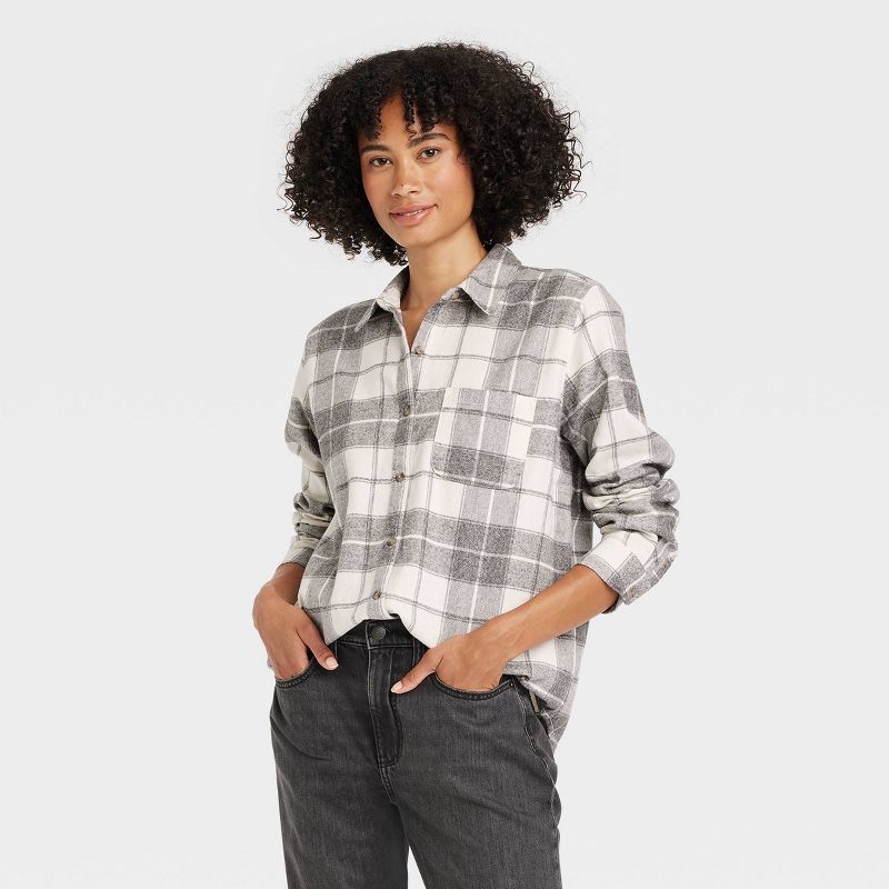 Women&#39;s Relaxed Fit Long Sleeve Flannel Button-Down Shirt - Universal Thread&#8482; Gray Plai... | Target