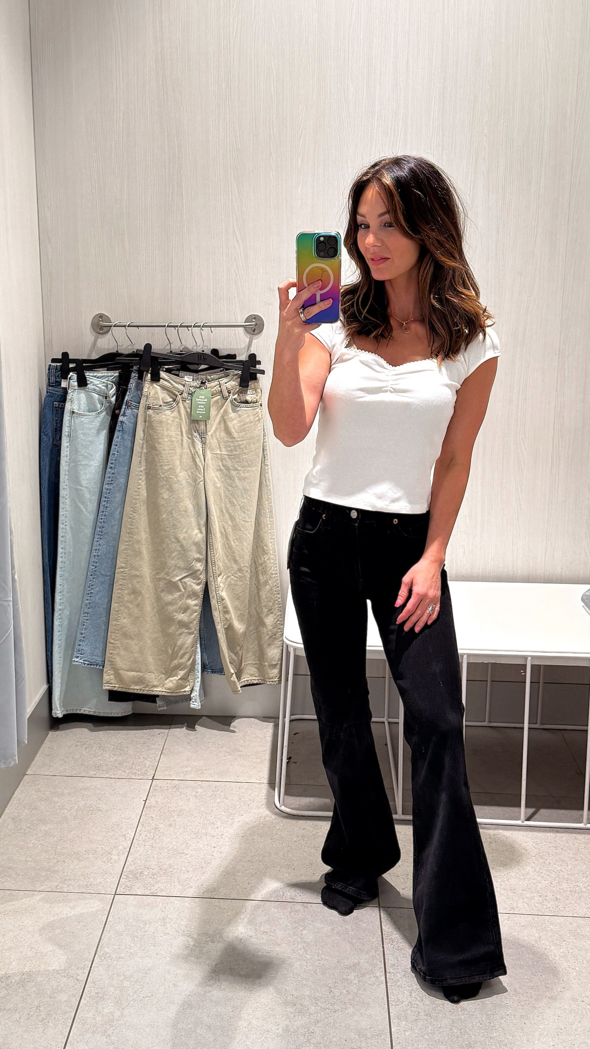 Such cute flare denim! Wearing a 0. They are really structured, which I love. Would look great with heels, I'm just shy of 5"4 and they were a bit long without heels. Linking a similar top, wearing a small here.

#H&M #handmstyle #H&mfinds 
#handmfashion #loungewear #activewear #athleisure #casualoutfit #casualset #denim
 

 #LTKWatchNow #LTKFindsUnder50 #LTKStyleTip