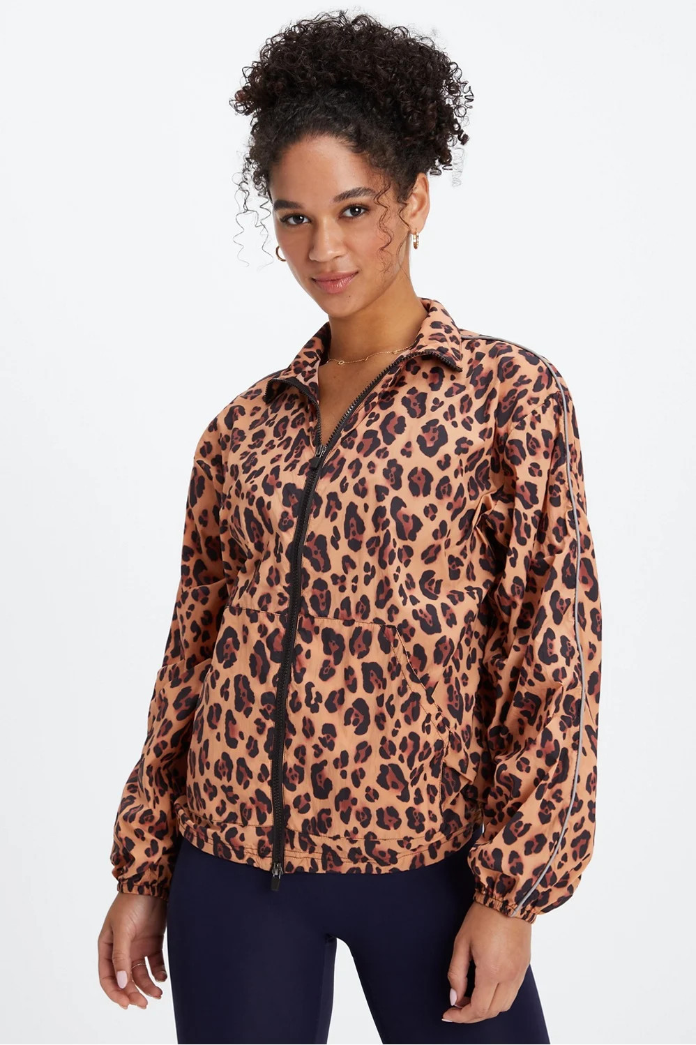 Oversized Flyweight Windbreaker | Fabletics - North America