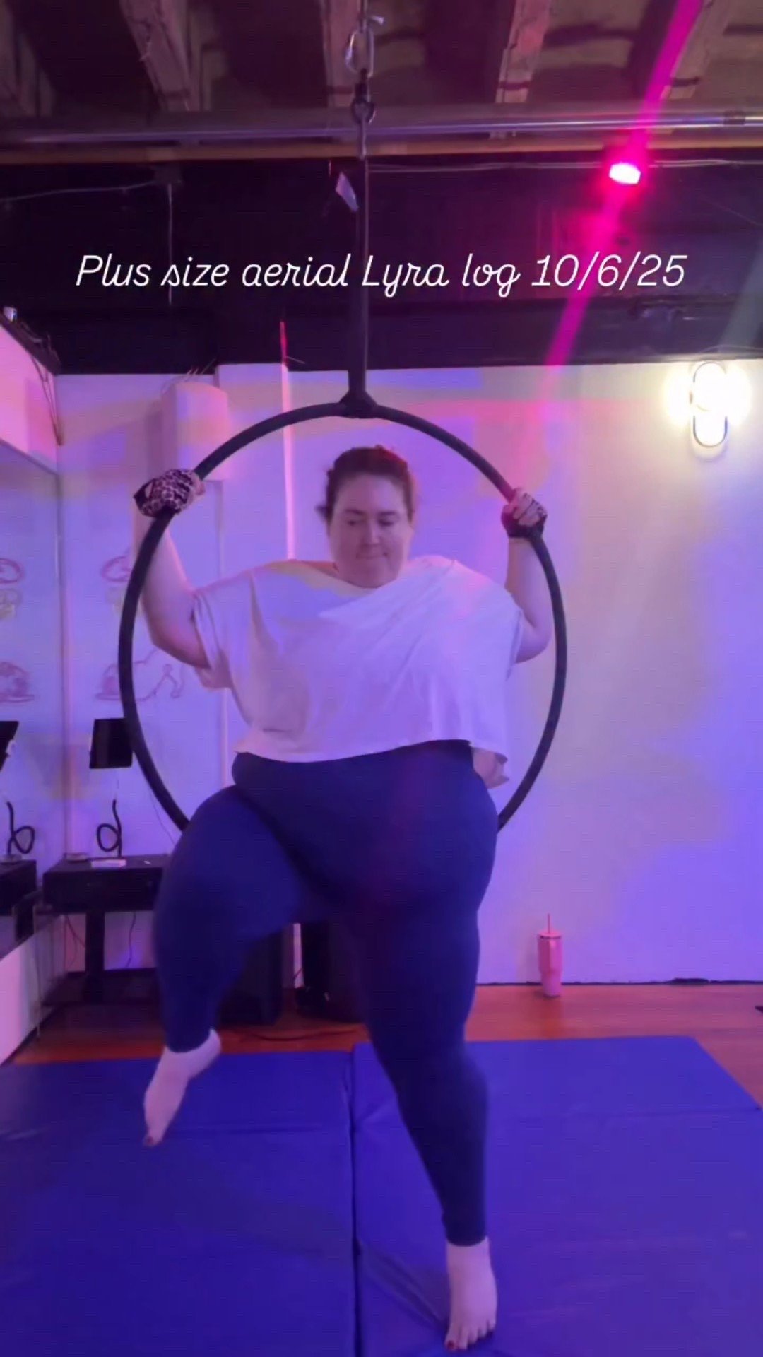 This is sped up at 1.4X speed for view pleasure lol. Any tips on how to stop being afraid to let go on star on the bar? I worry I can’t pull myself back up 🤪 #plussizeaerial #plussizeaerialist #plussizeaerialhoop #plussizelyra #lyrahoop #aeriallyra